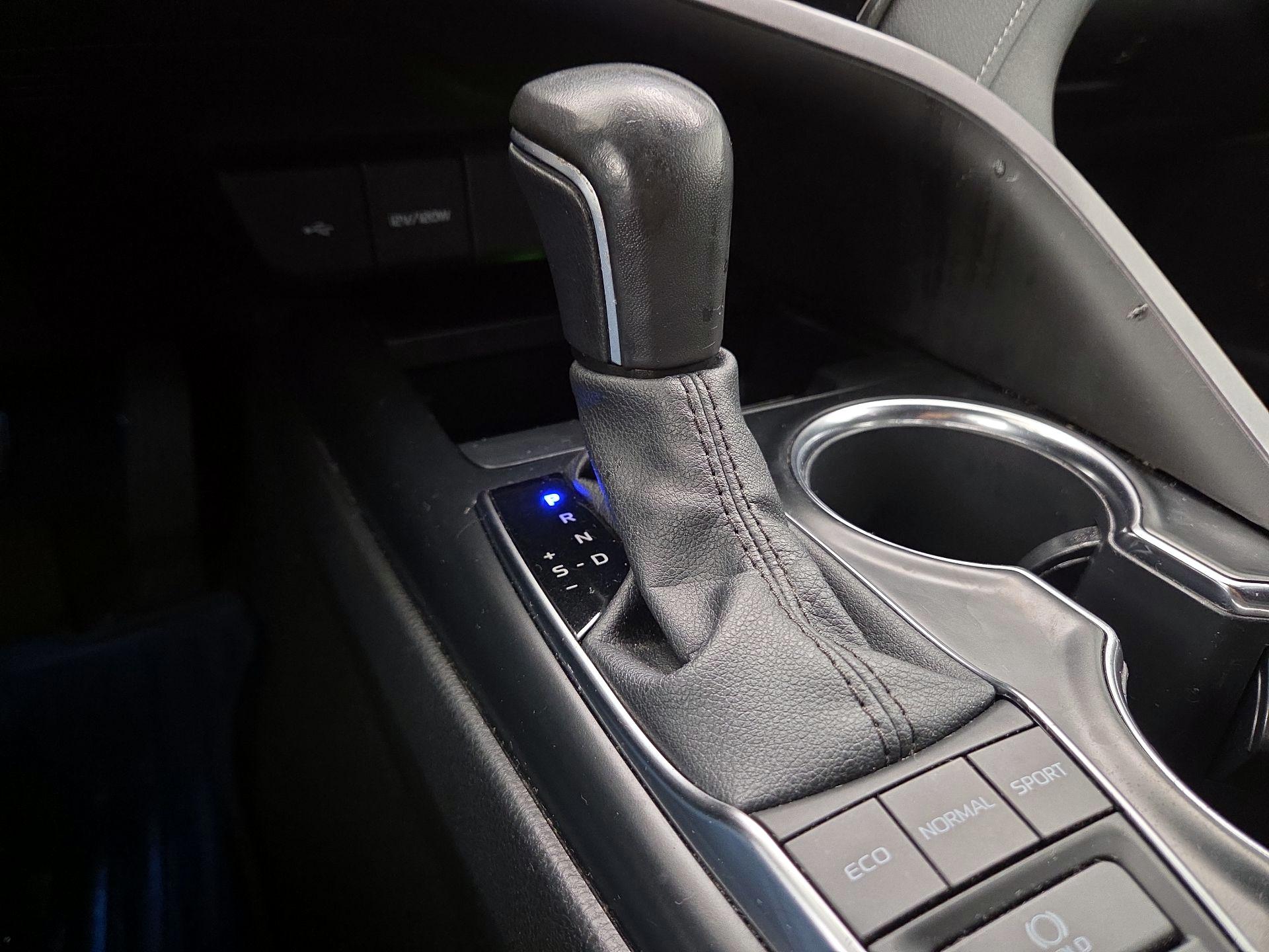 Thumbnail: 2020 Toyota Camry - 17