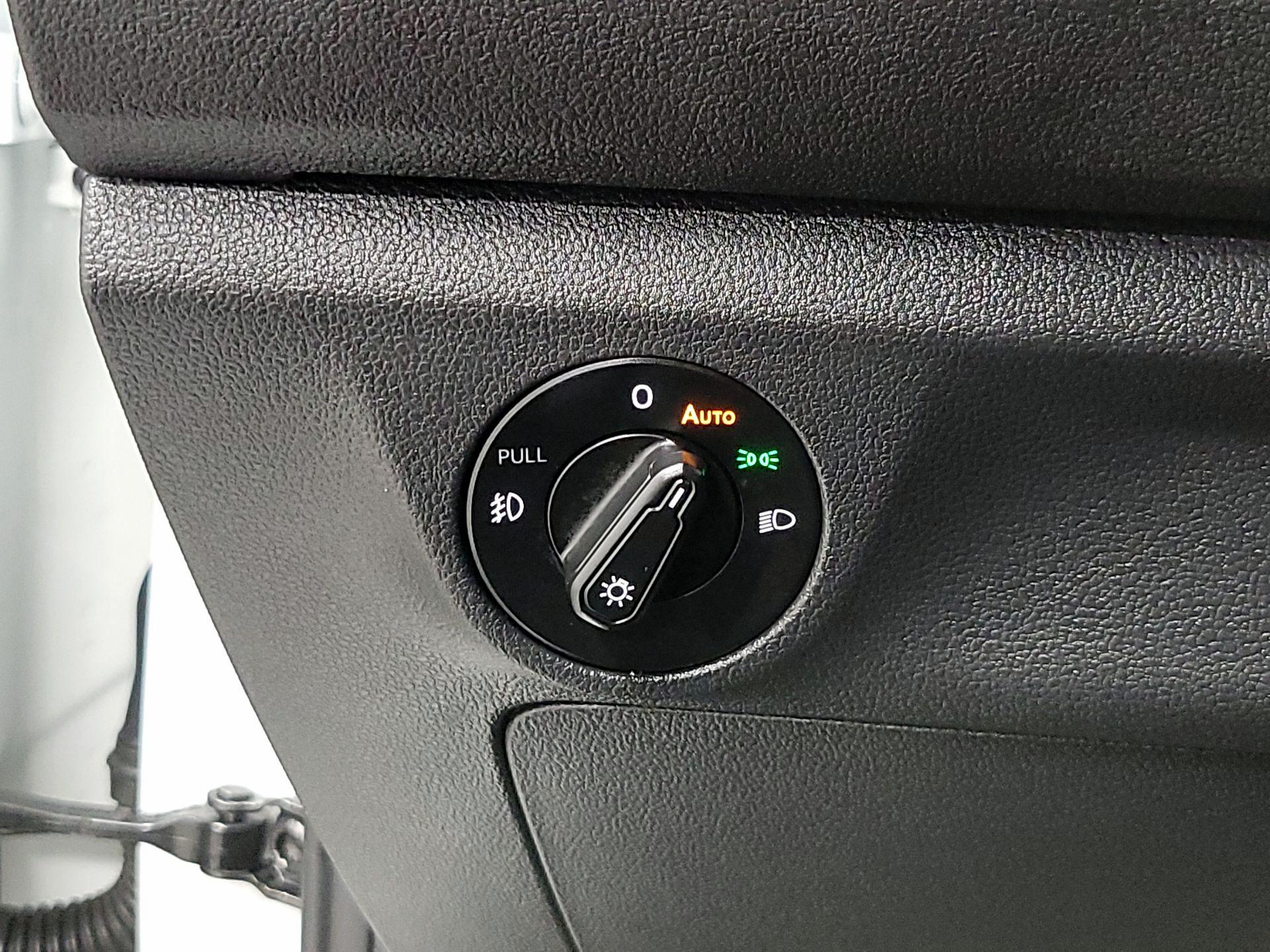 Thumbnail: 2020 Volkswagen Jetta - 13