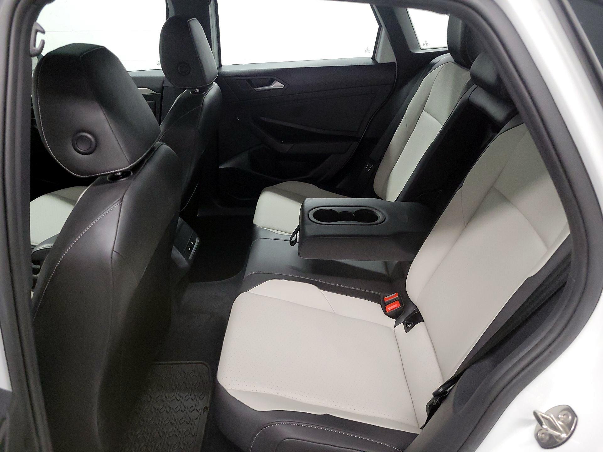 Thumbnail: 2020 Volkswagen Jetta - 18