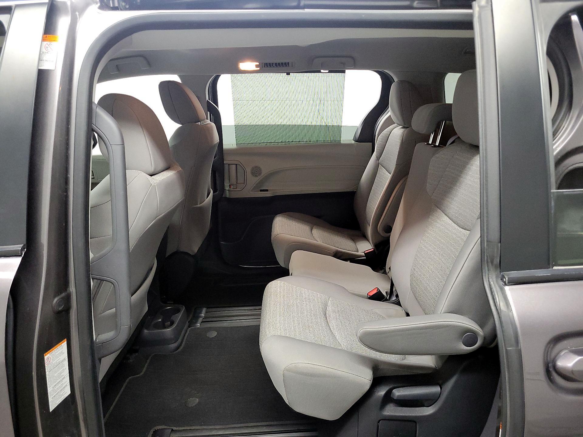 Thumbnail: 2023 Toyota Sienna - 16