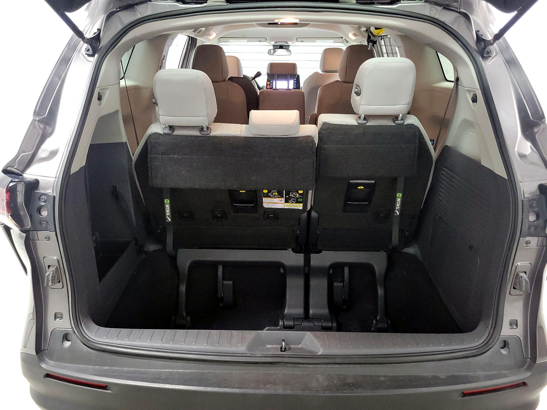 Thumbnail: 2023 Toyota Sienna - 17