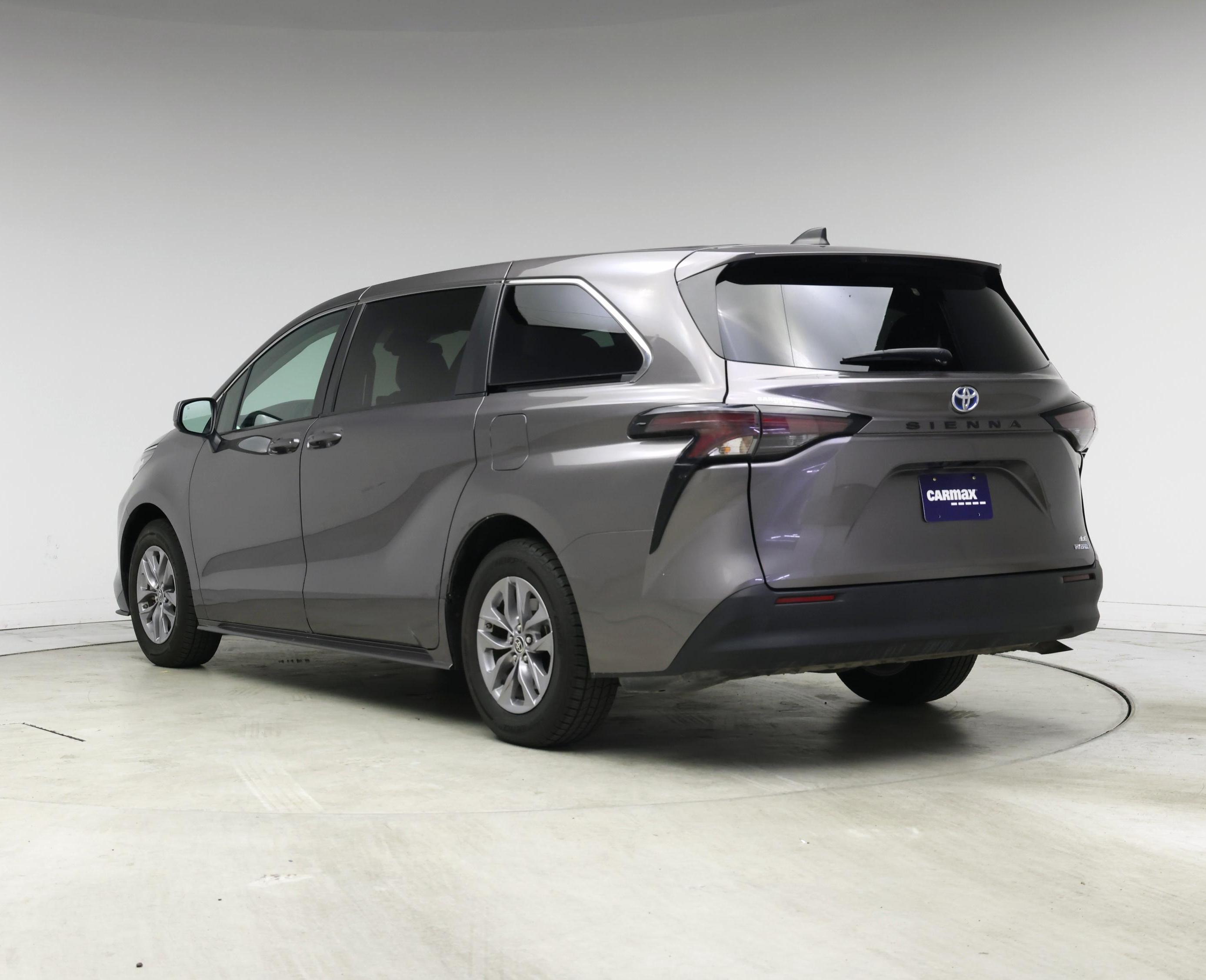 Thumbnail: 2023 Toyota Sienna - 2