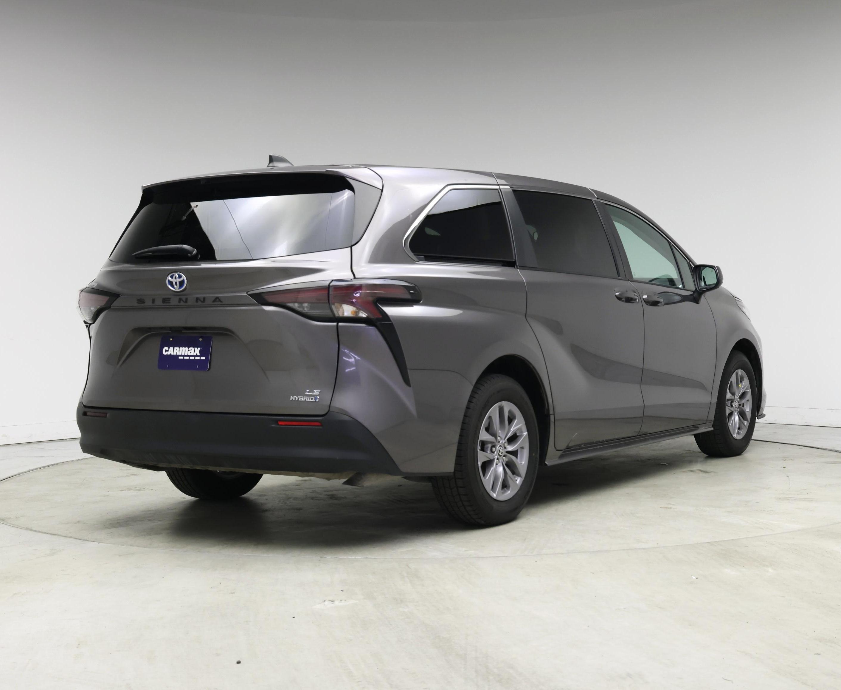 Thumbnail: 2023 Toyota Sienna - 8