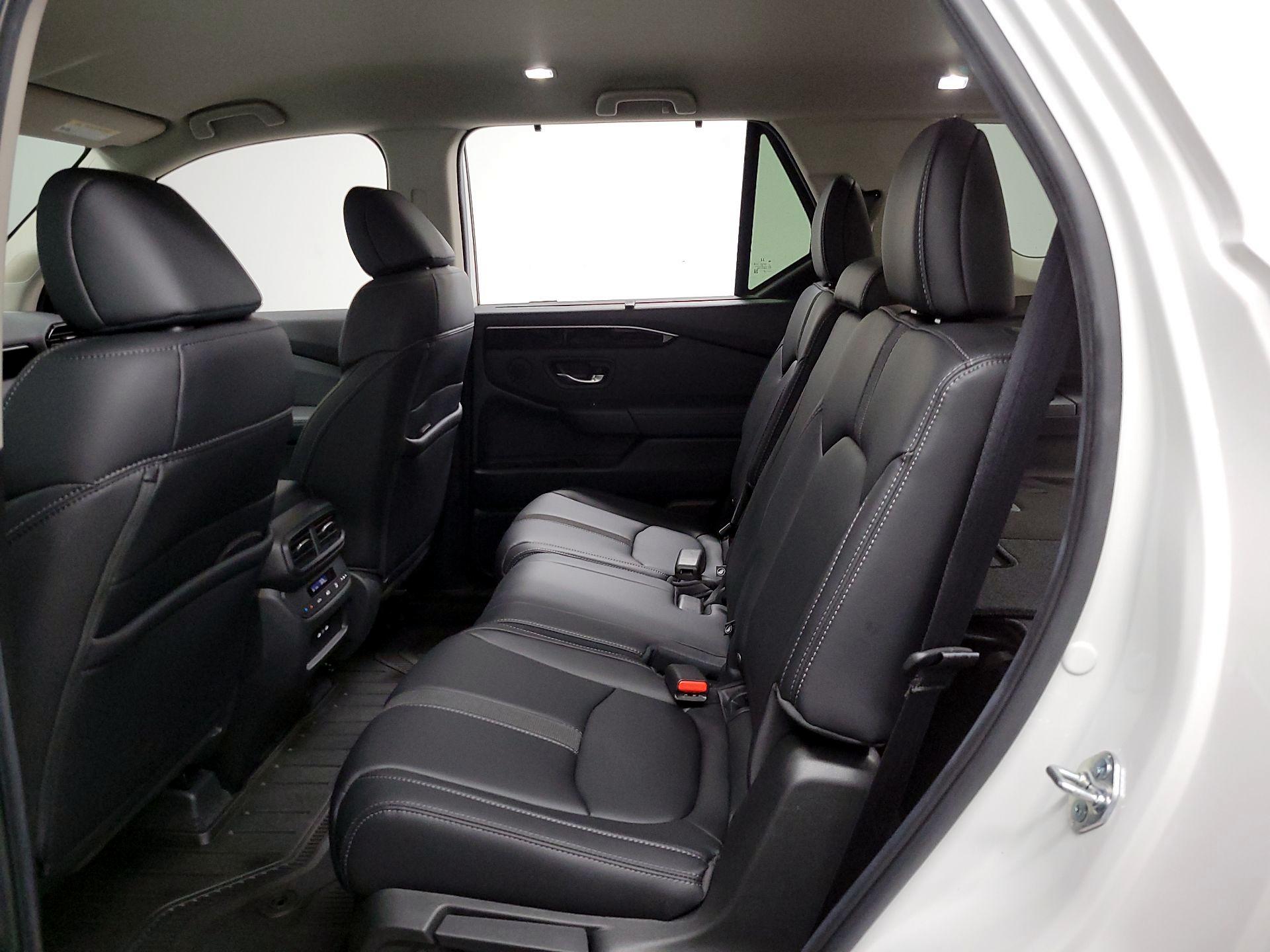 Thumbnail: 2025 Honda Pilot - 17