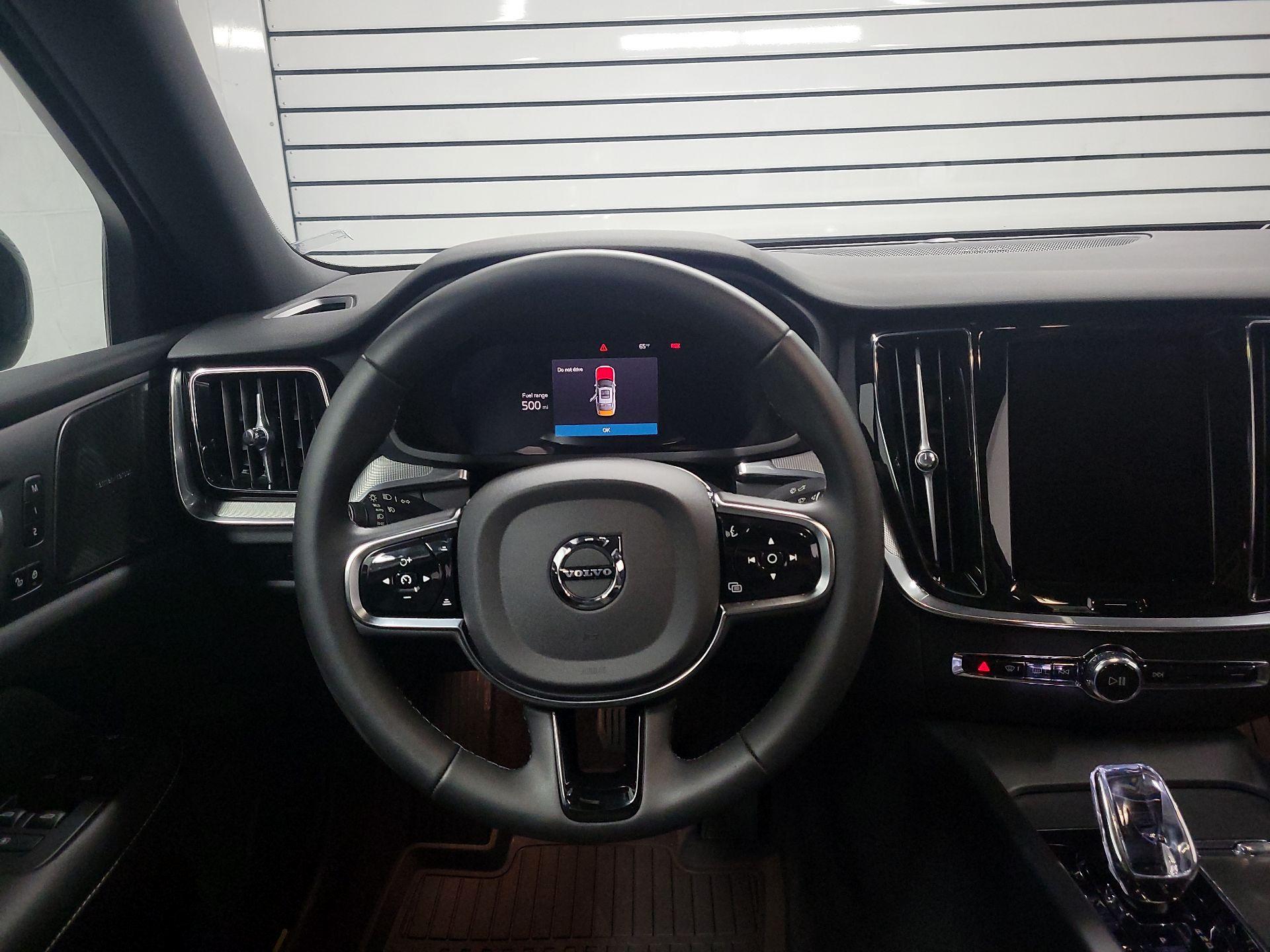 Thumbnail: 2024 Volvo S60 - 10