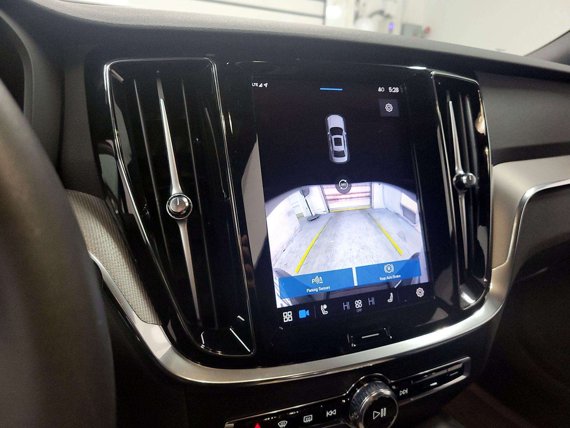 Thumbnail: 2024 Volvo S60 - 13