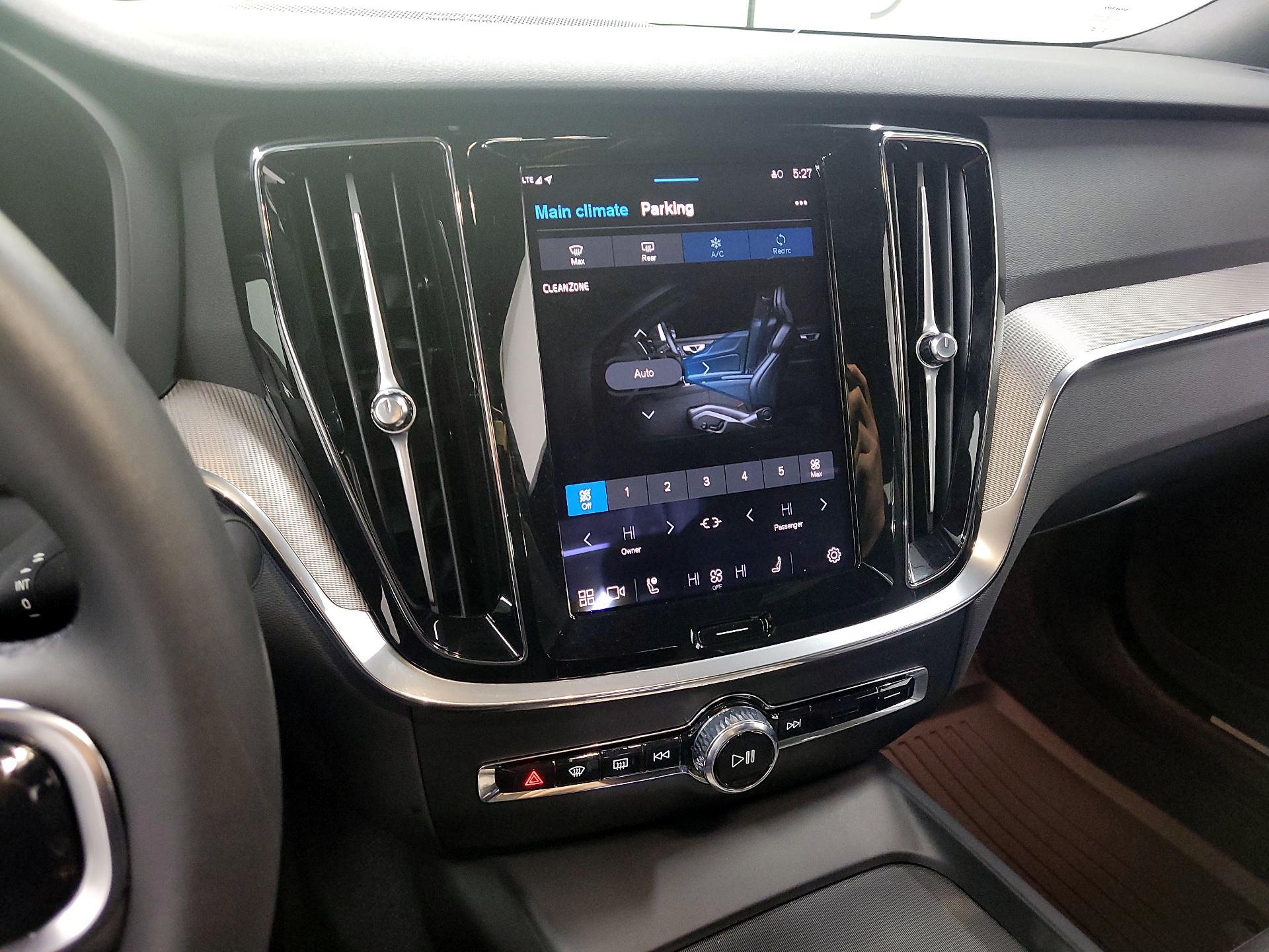 Thumbnail: 2024 Volvo S60 - 14