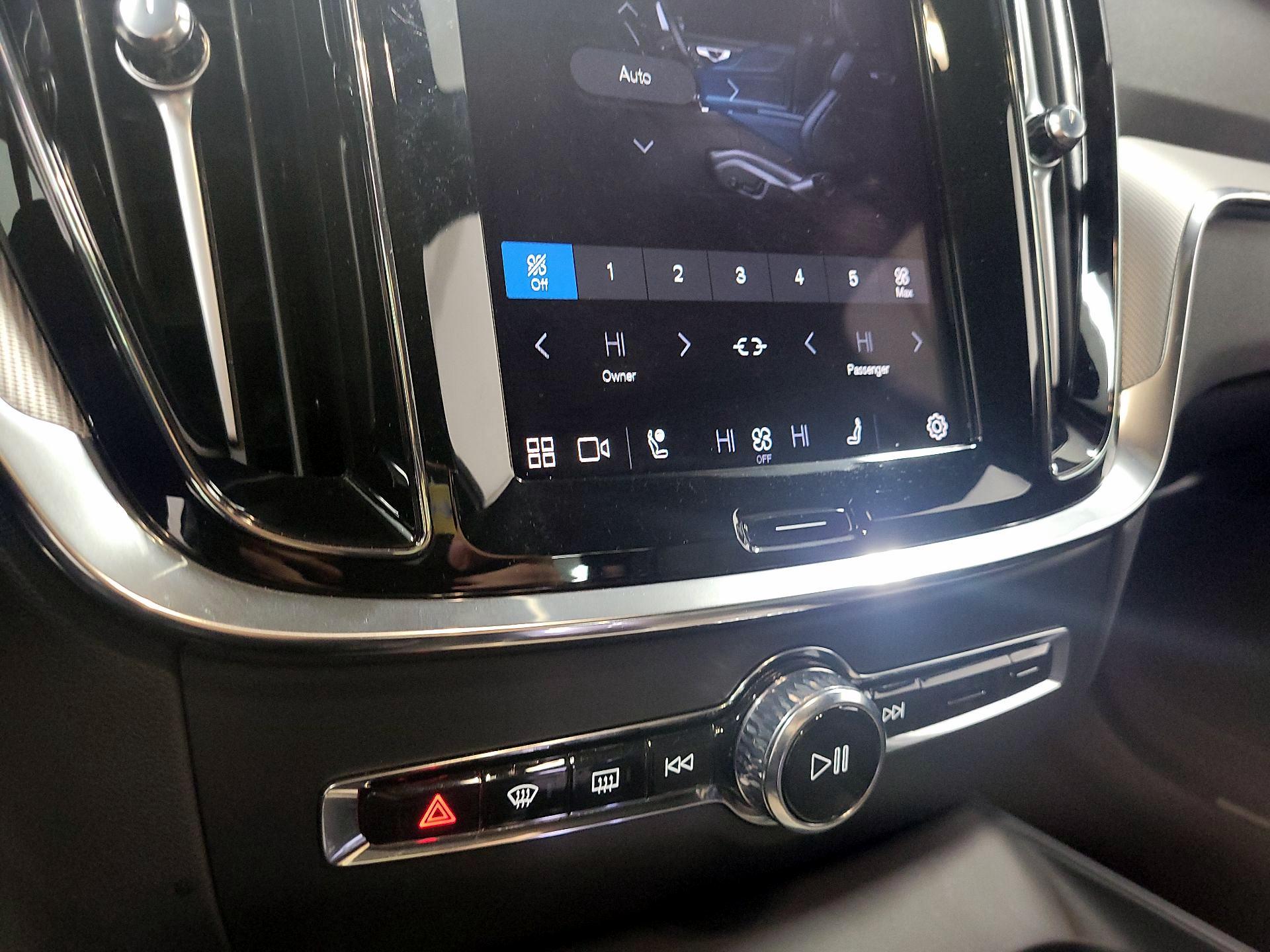 Thumbnail: 2024 Volvo S60 - 15