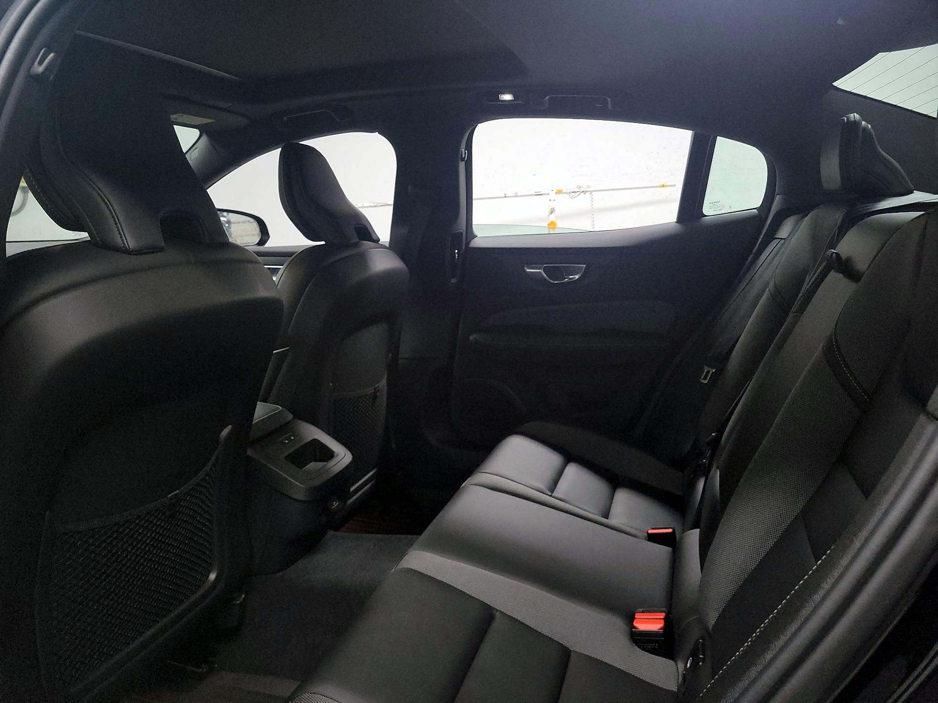 Thumbnail: 2024 Volvo S60 - 18