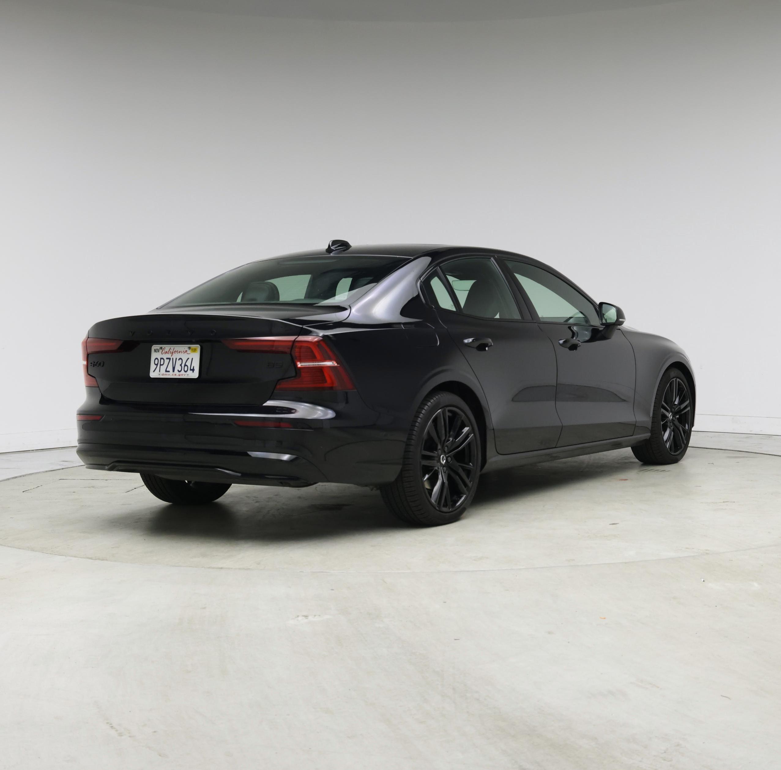 Thumbnail: 2024 Volvo S60 - 8