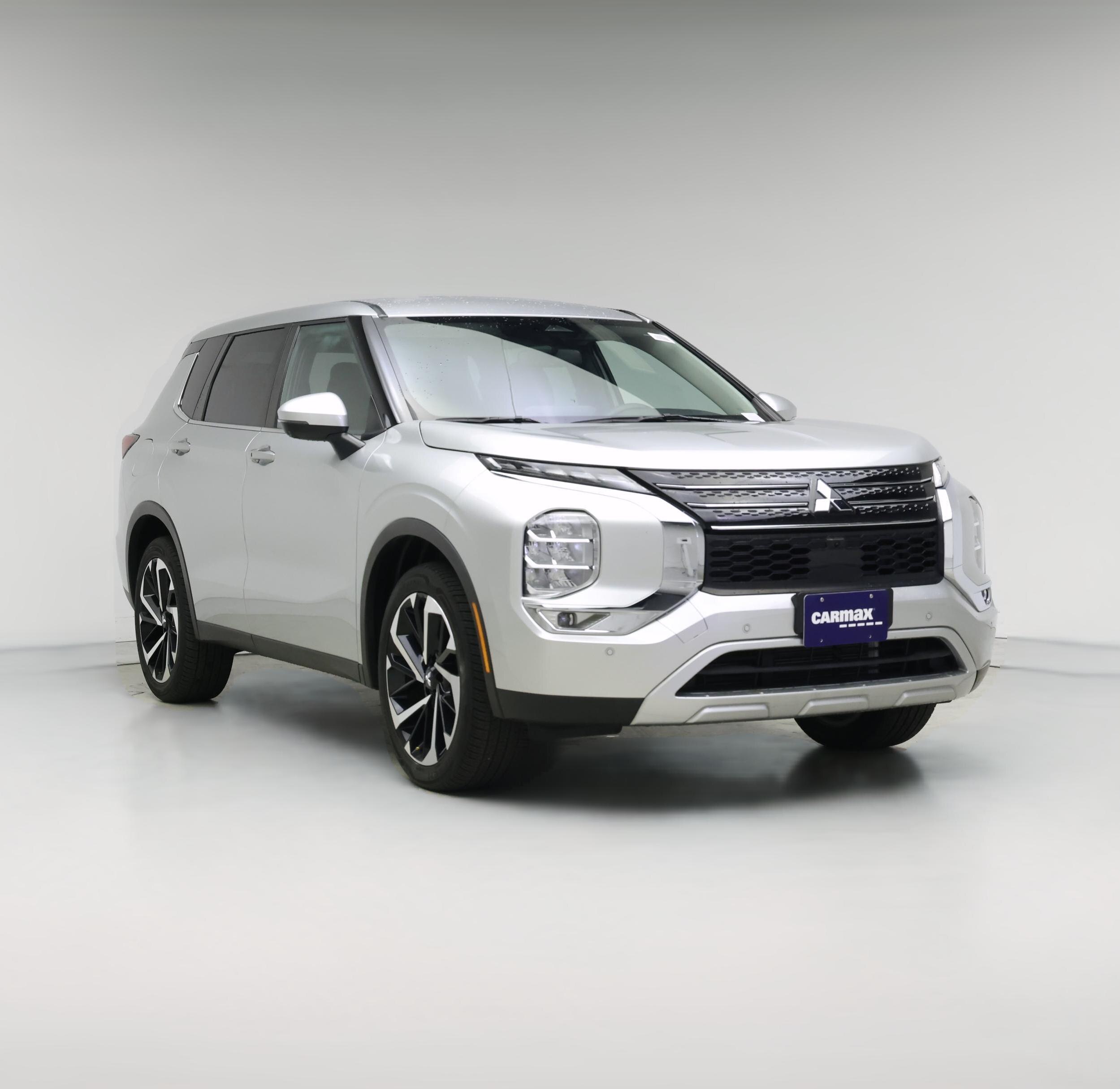 Thumbnail: 2022 Mitsubishi Outlander - 1