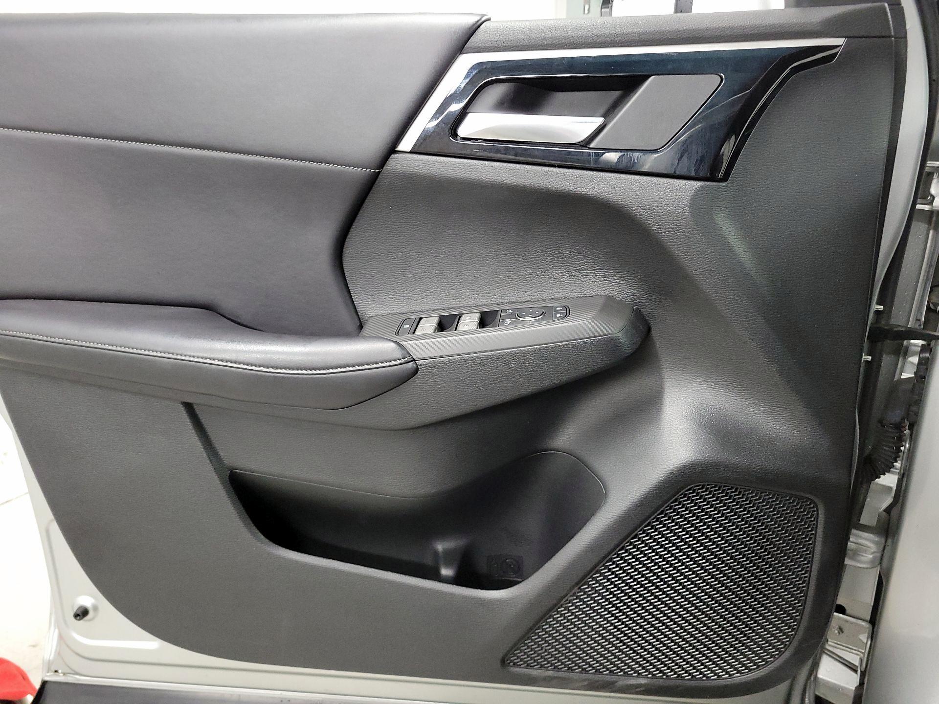 Thumbnail: 2022 Mitsubishi Outlander - 12