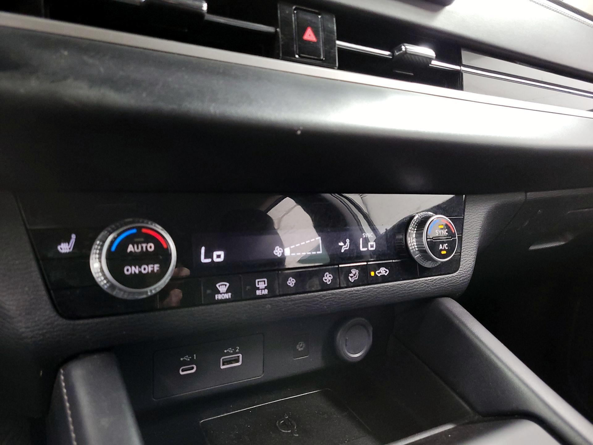 Thumbnail: 2022 Mitsubishi Outlander - 14