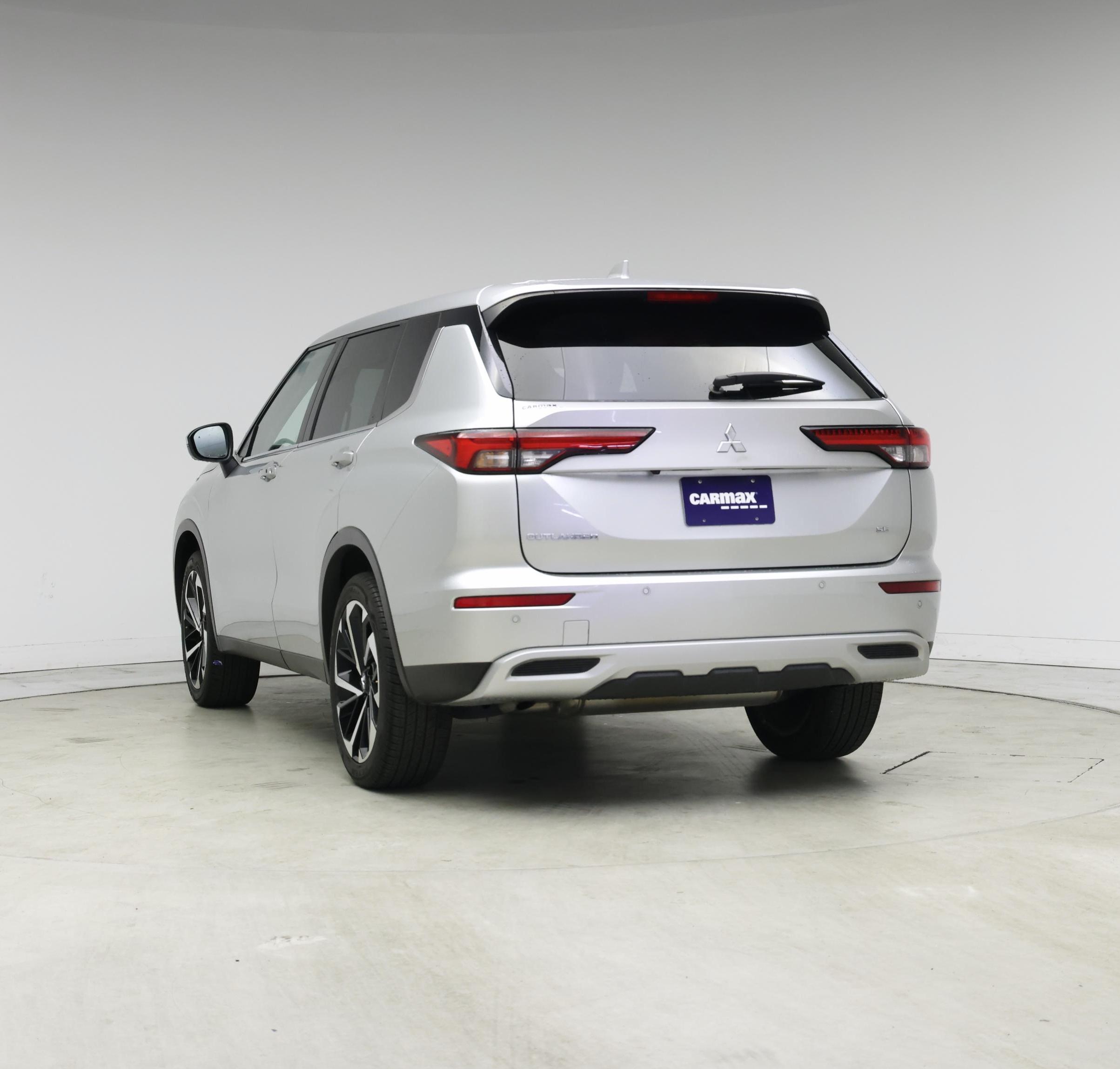 Thumbnail: 2022 Mitsubishi Outlander - 2