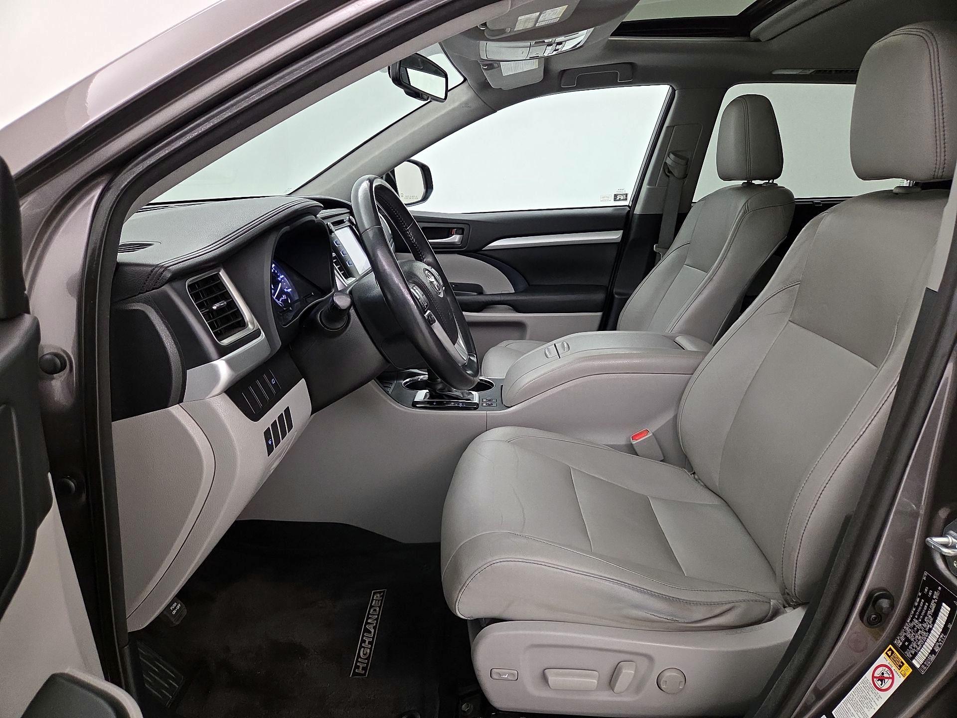 Thumbnail: 2015 Toyota Highlander - 11