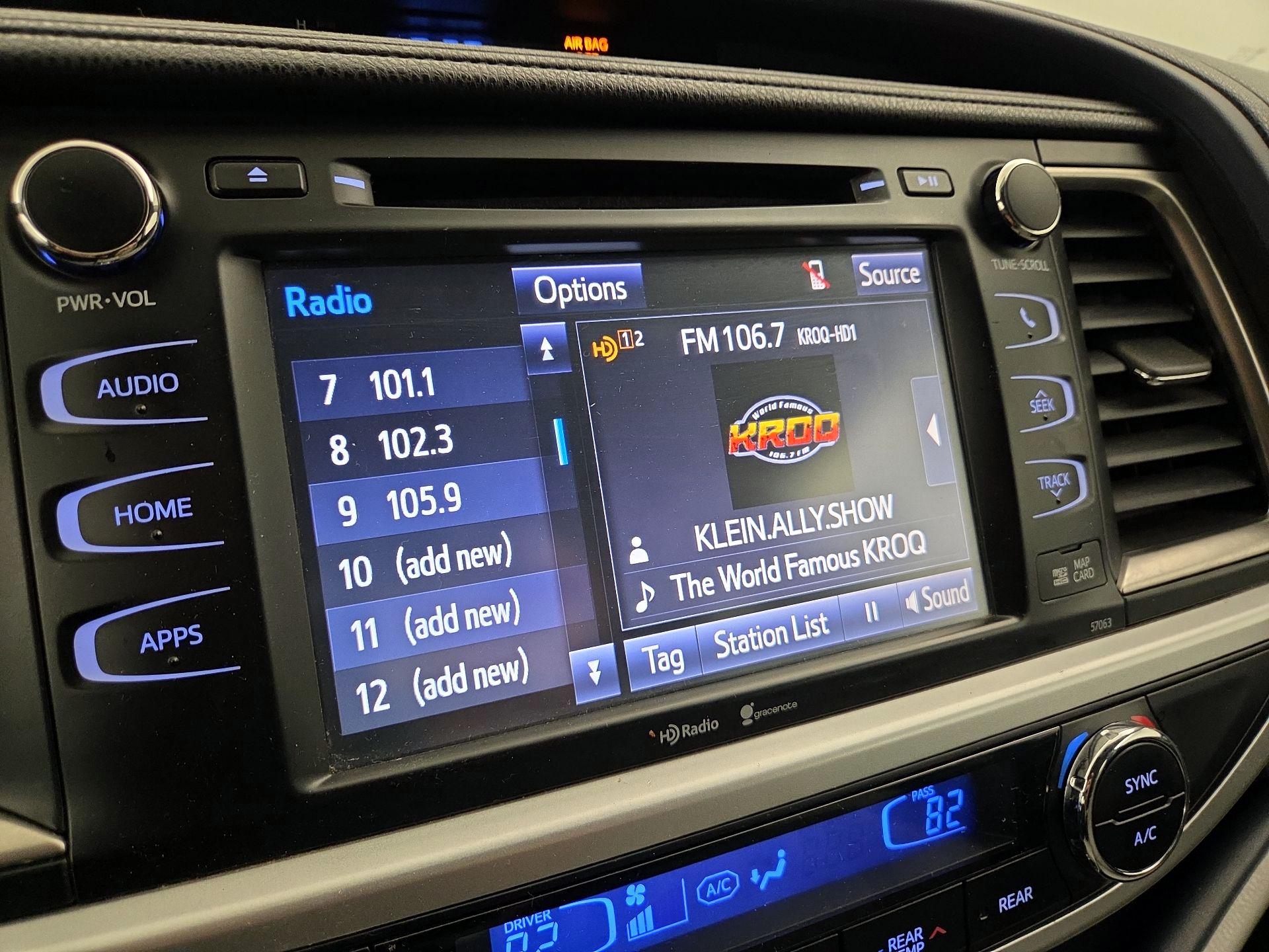 Thumbnail: 2015 Toyota Highlander - 16