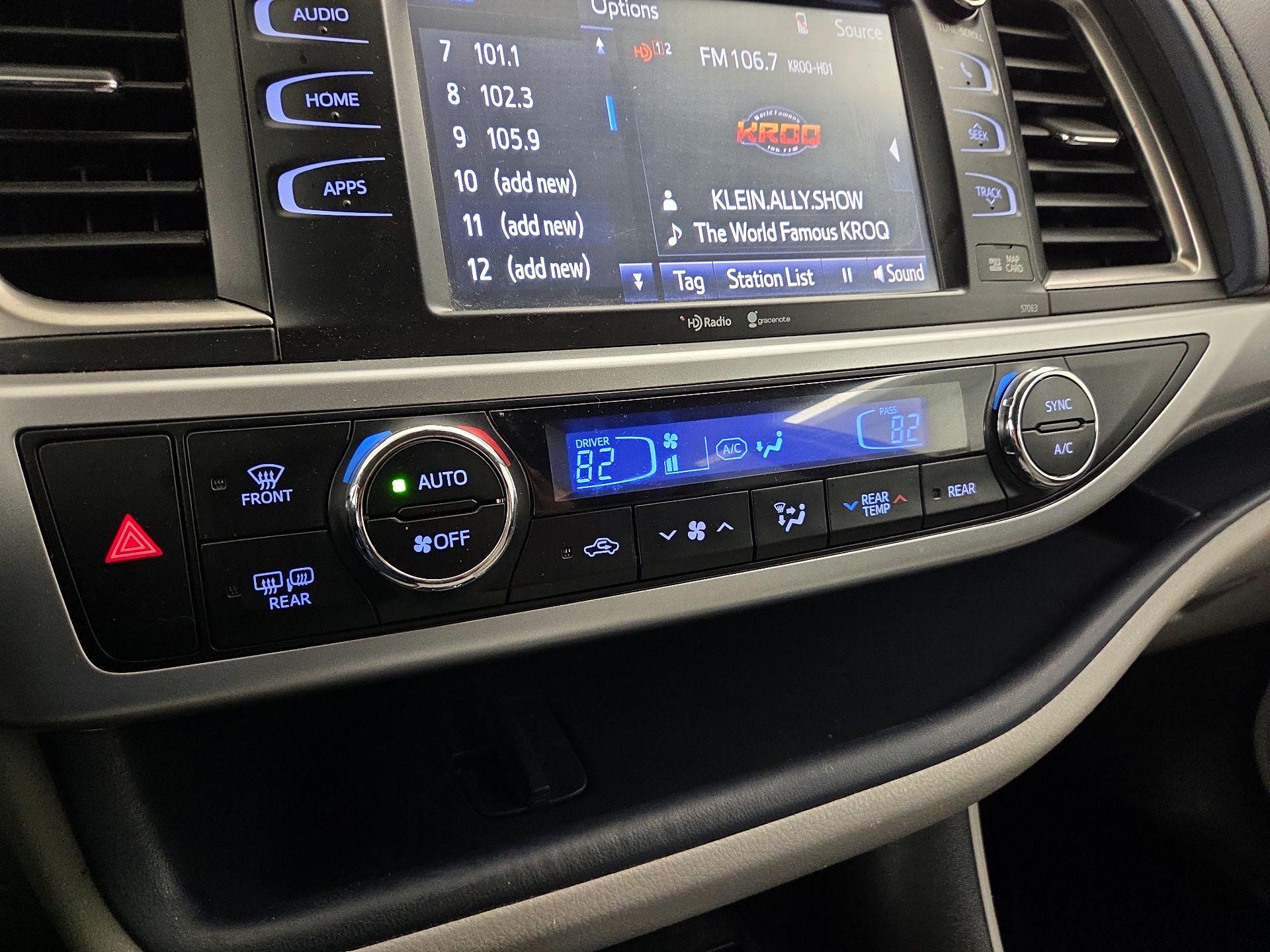 Thumbnail: 2015 Toyota Highlander - 17