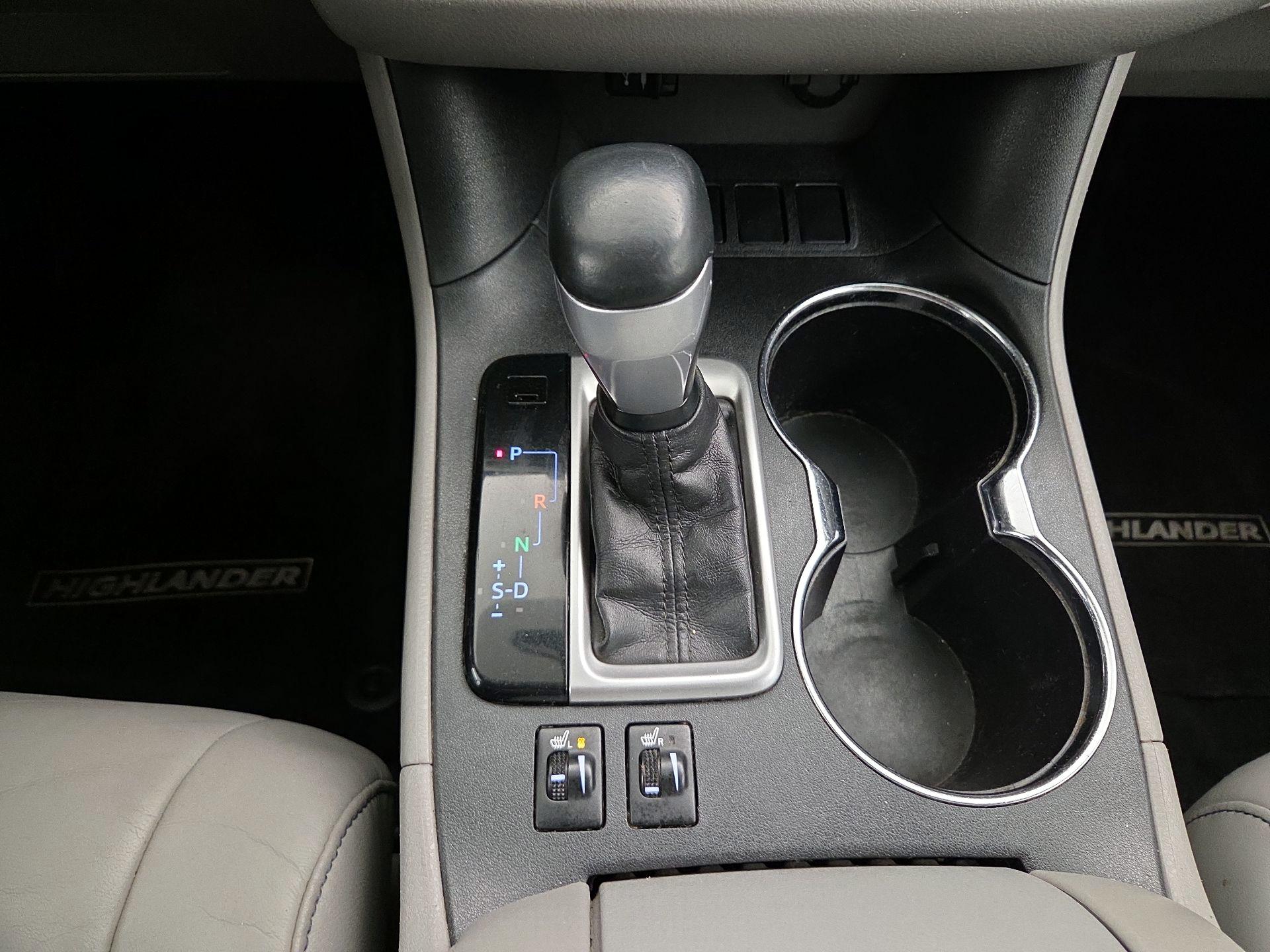 Thumbnail: 2015 Toyota Highlander - 18