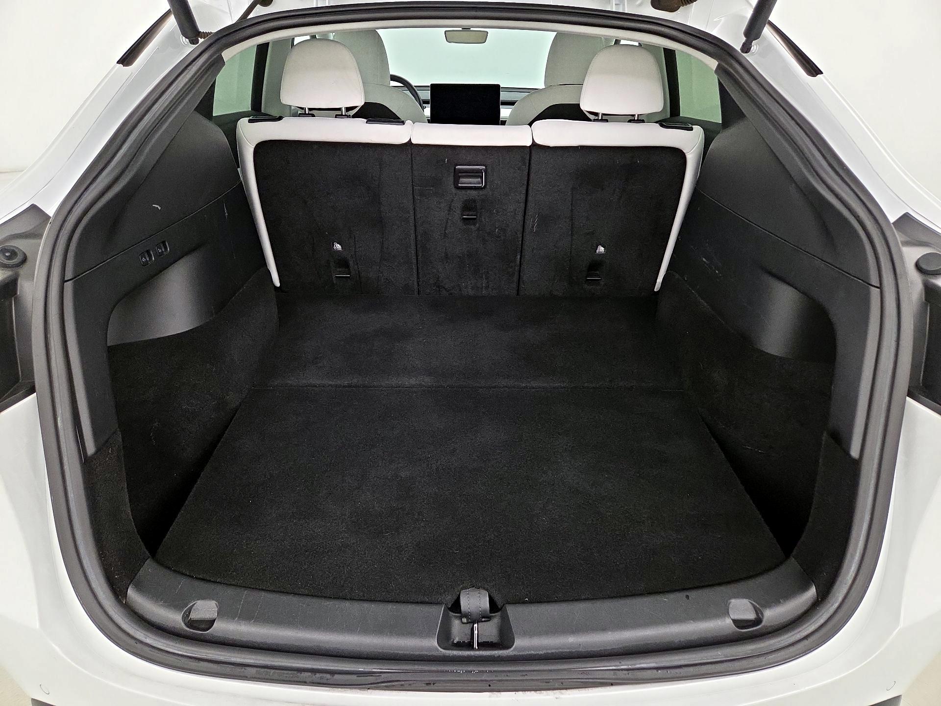 Thumbnail: 2022 Tesla Model Y - 20