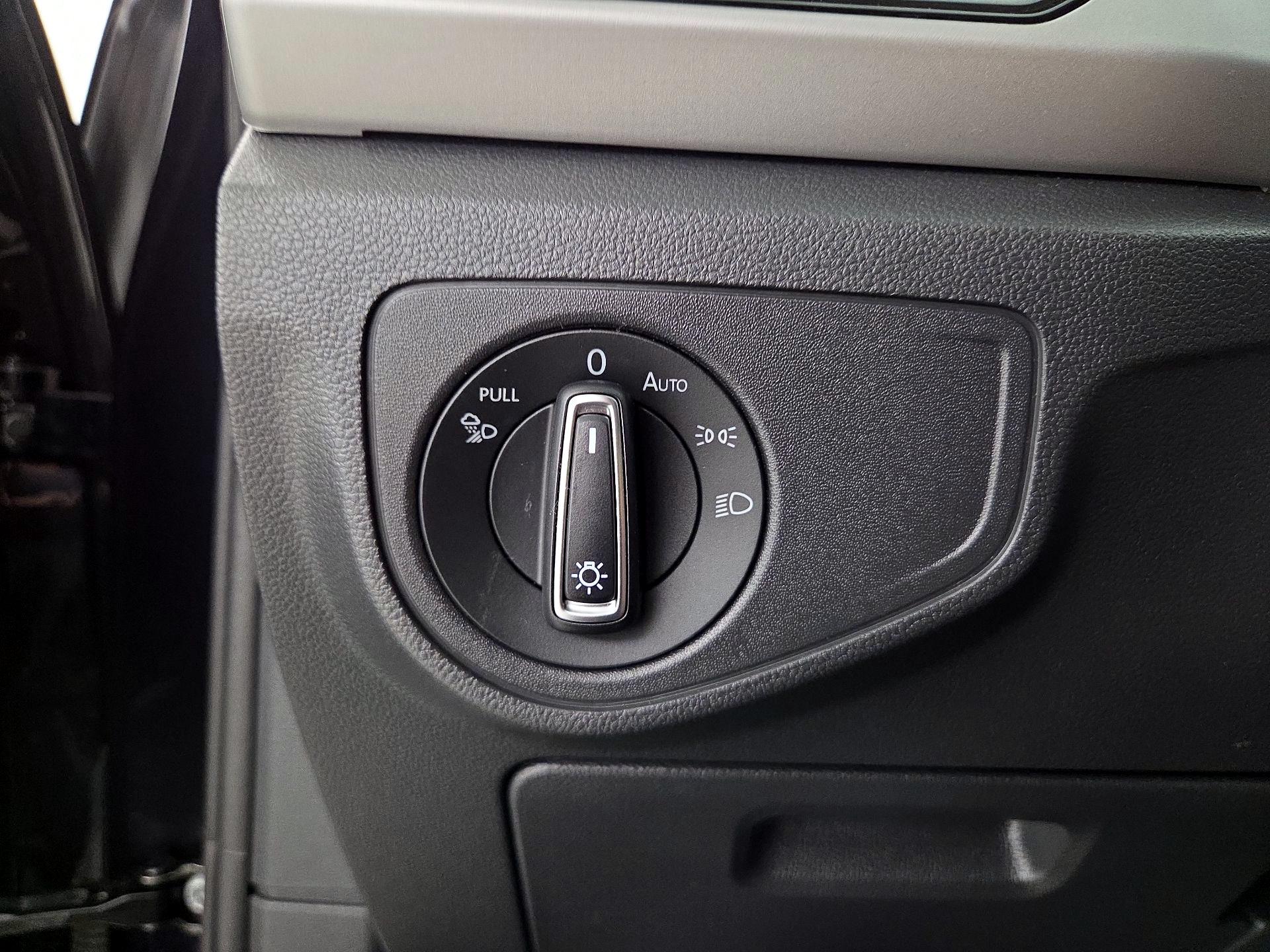 Thumbnail: 2022 Volkswagen Atlas - 13