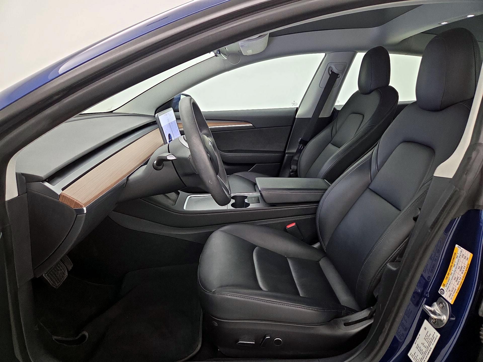 Thumbnail: 2022 Tesla Model 3 - 11