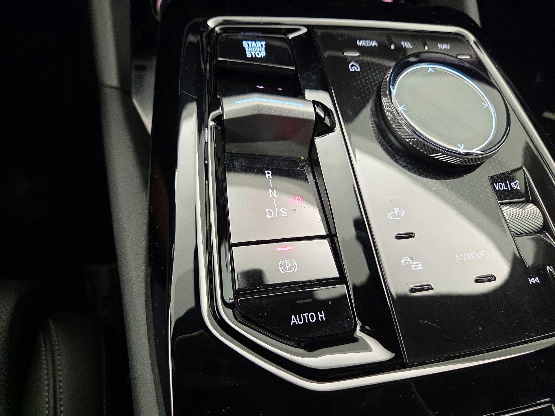 Thumbnail: 2025 BMW 5 Series - 18