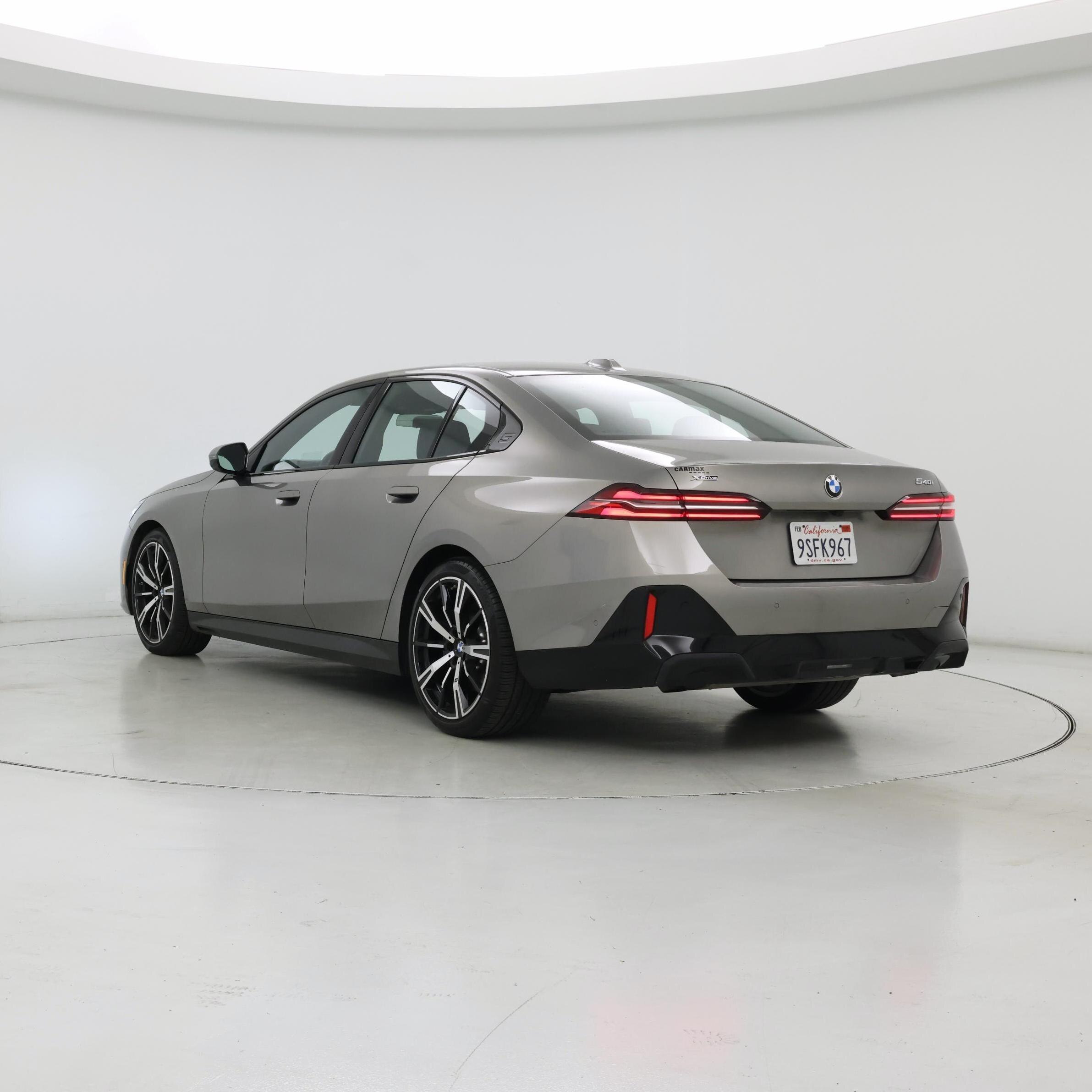 Thumbnail: 2025 BMW 5 Series - 2