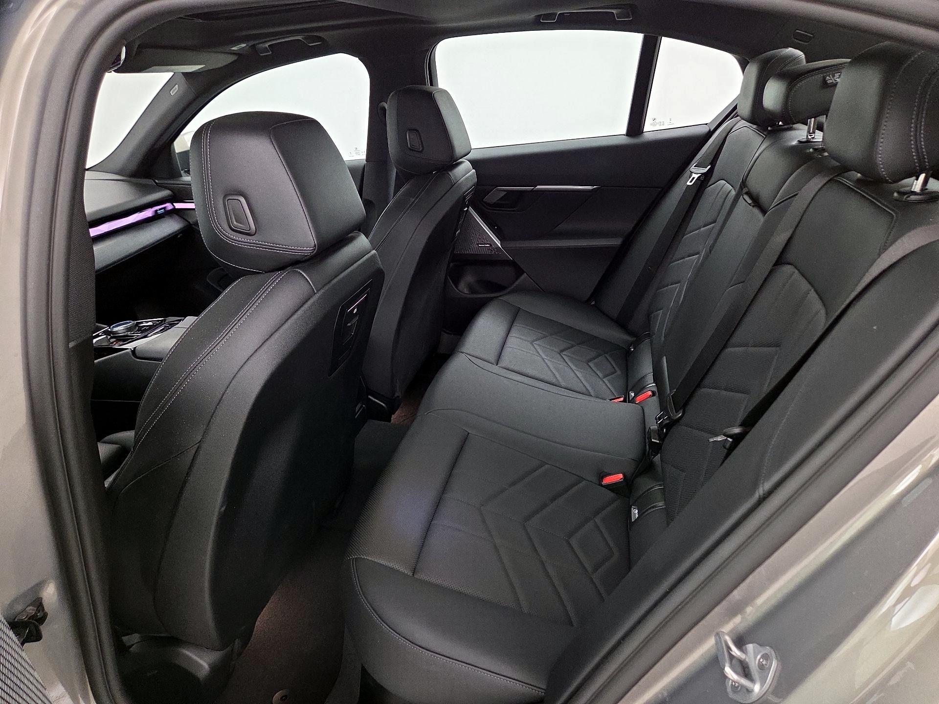 Thumbnail: 2025 BMW 5 Series - 20