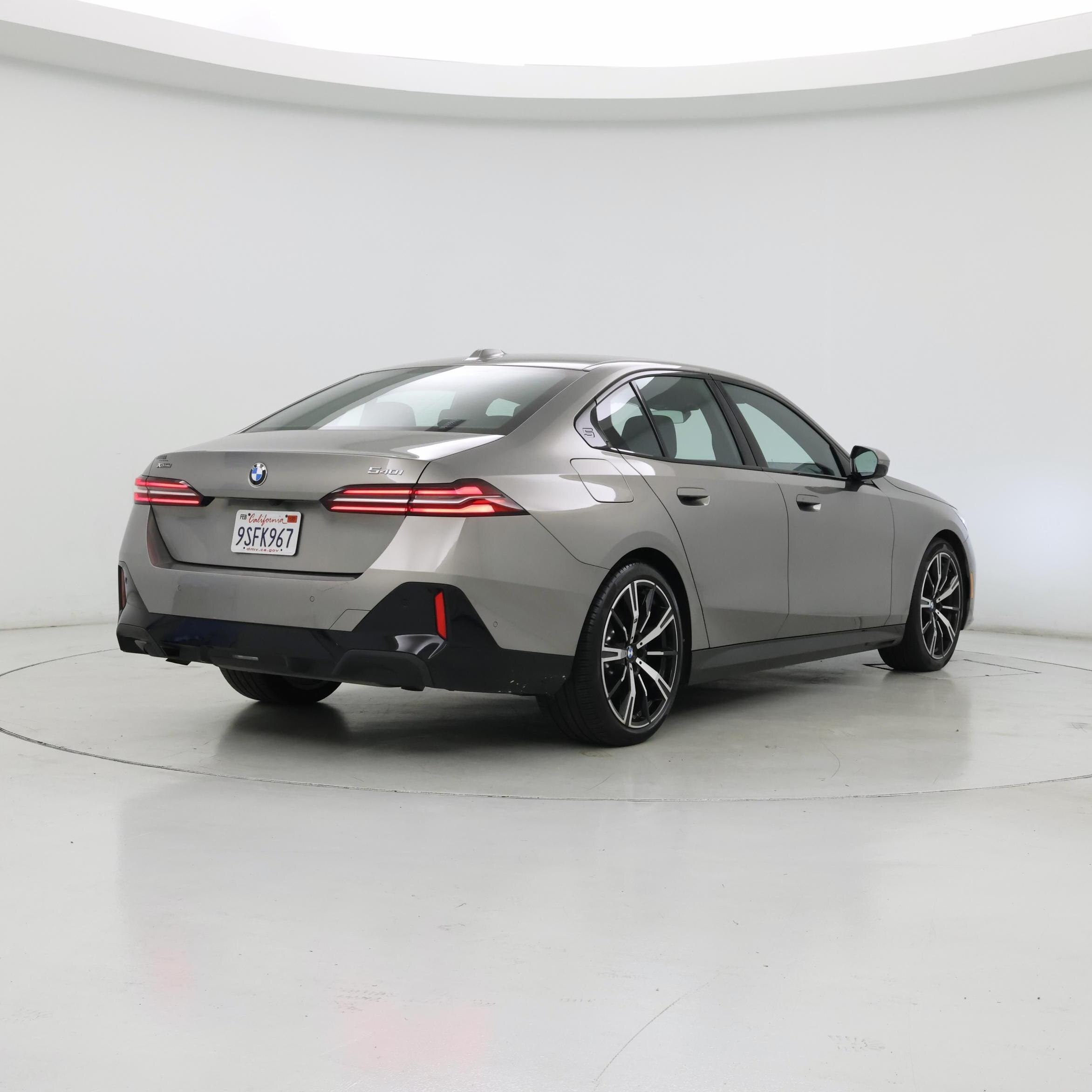 Thumbnail: 2025 BMW 5 Series - 8