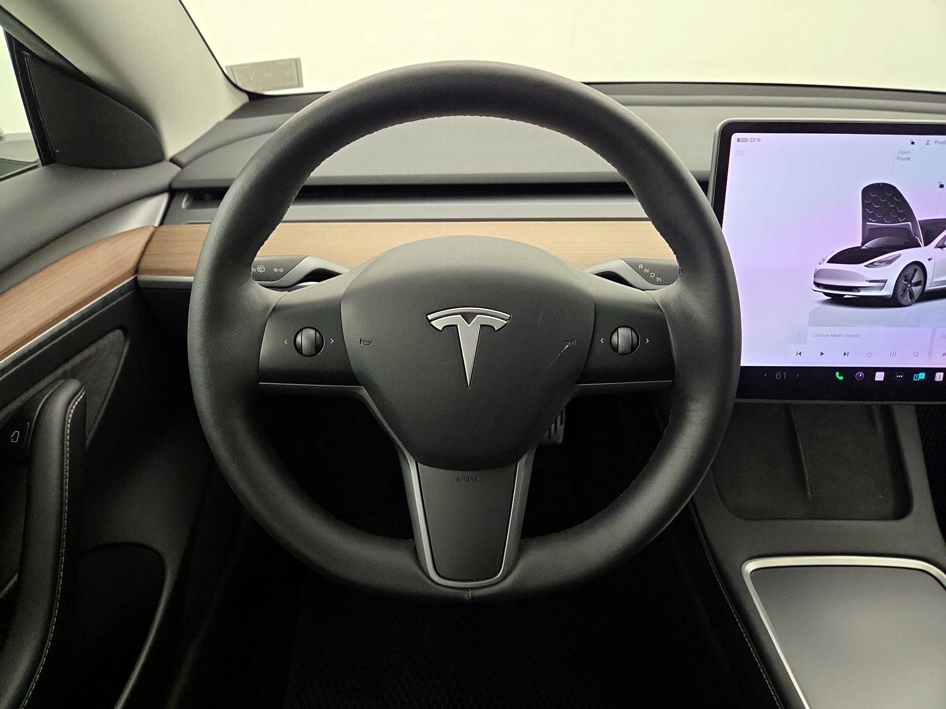 Thumbnail: 2023 Tesla Model 3 - 10