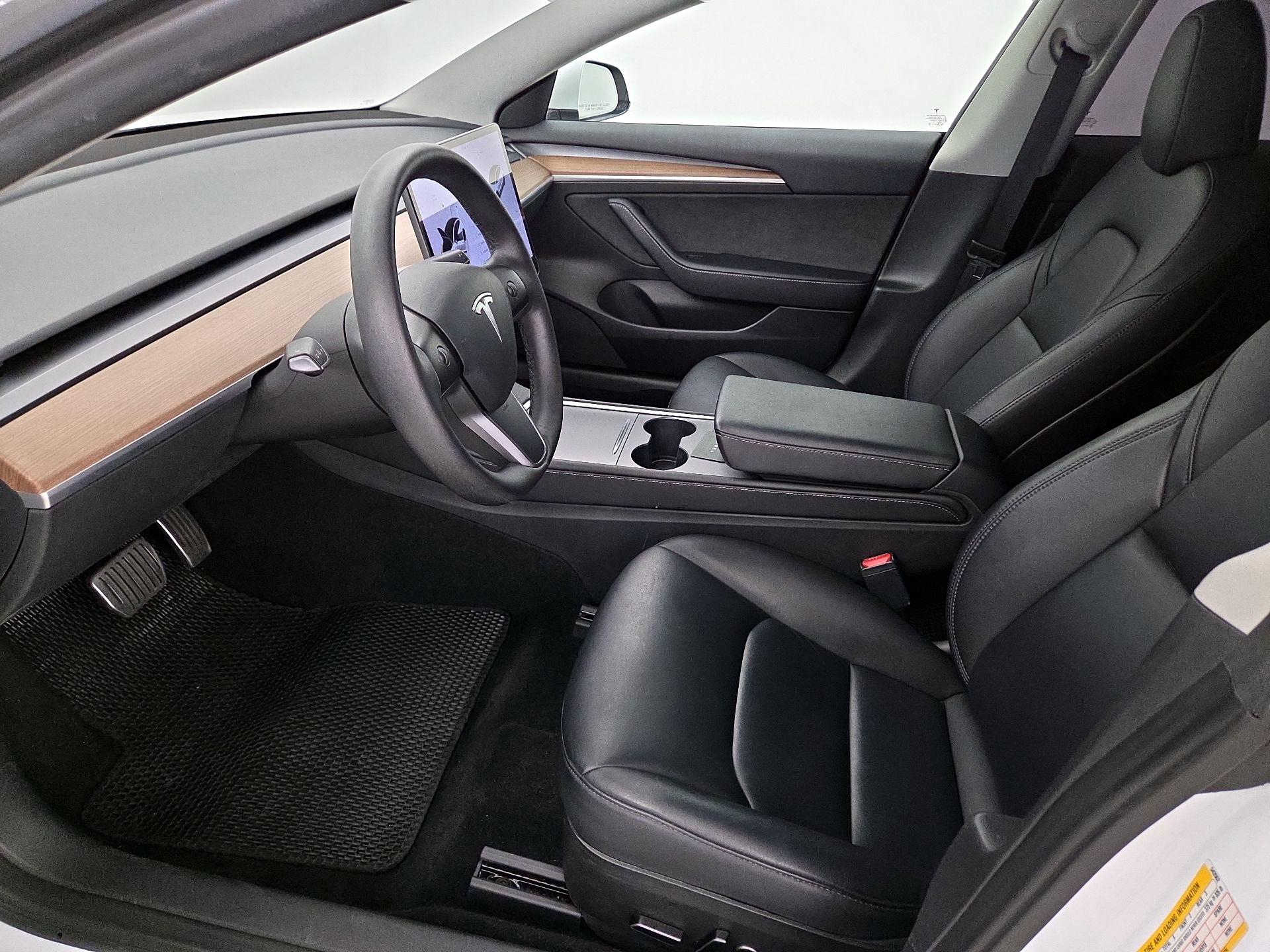 Thumbnail: 2023 Tesla Model 3 - 11