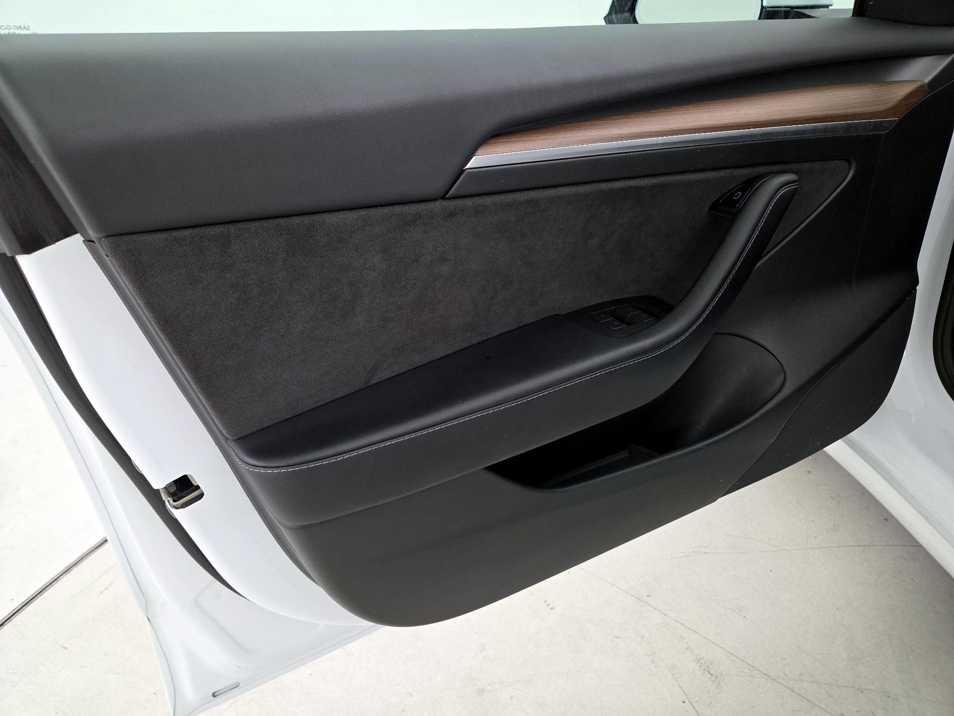 Thumbnail: 2023 Tesla Model 3 - 12