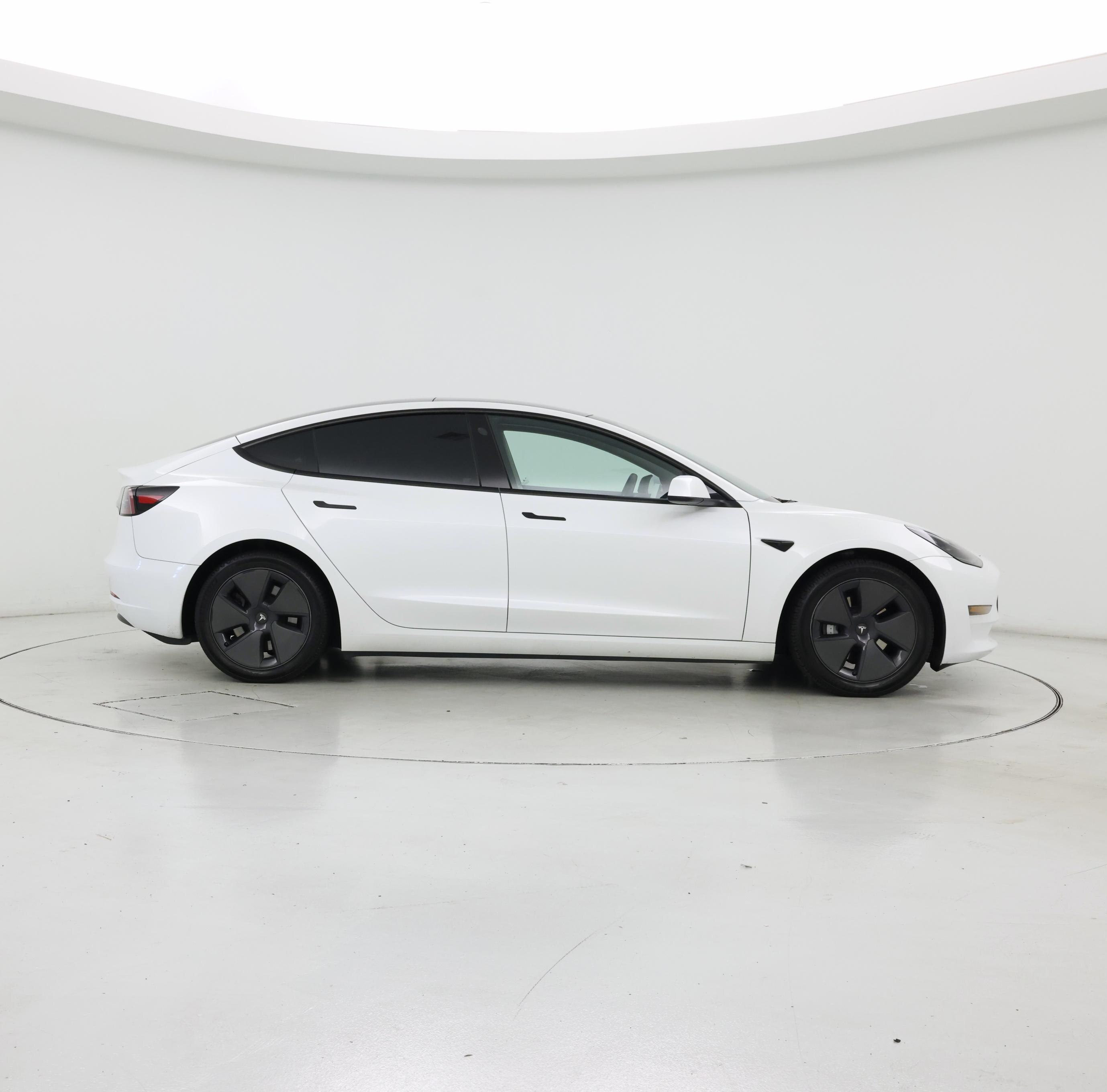 Thumbnail: 2023 Tesla Model 3 - 7