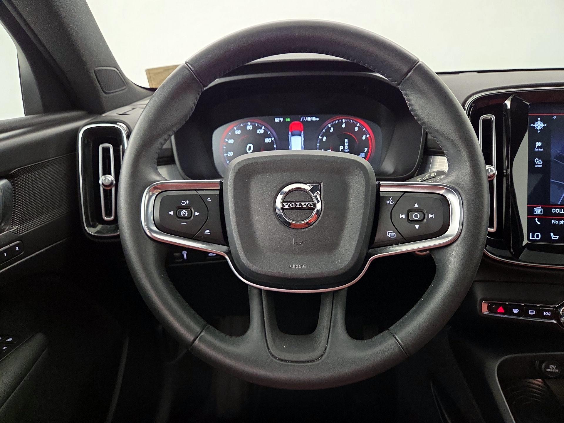 Thumbnail: 2019 Volvo XC40 - 10