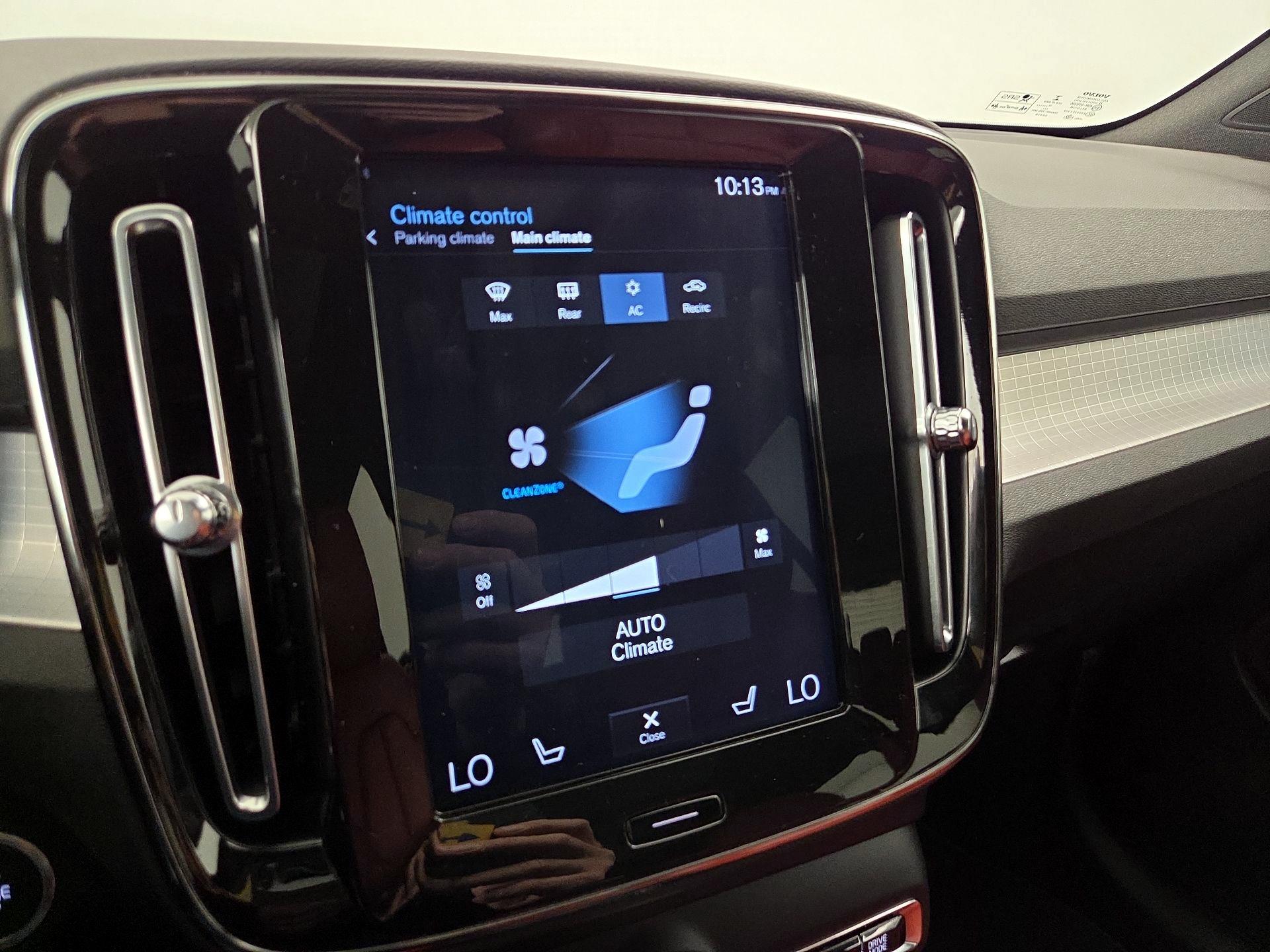 Thumbnail: 2019 Volvo XC40 - 17