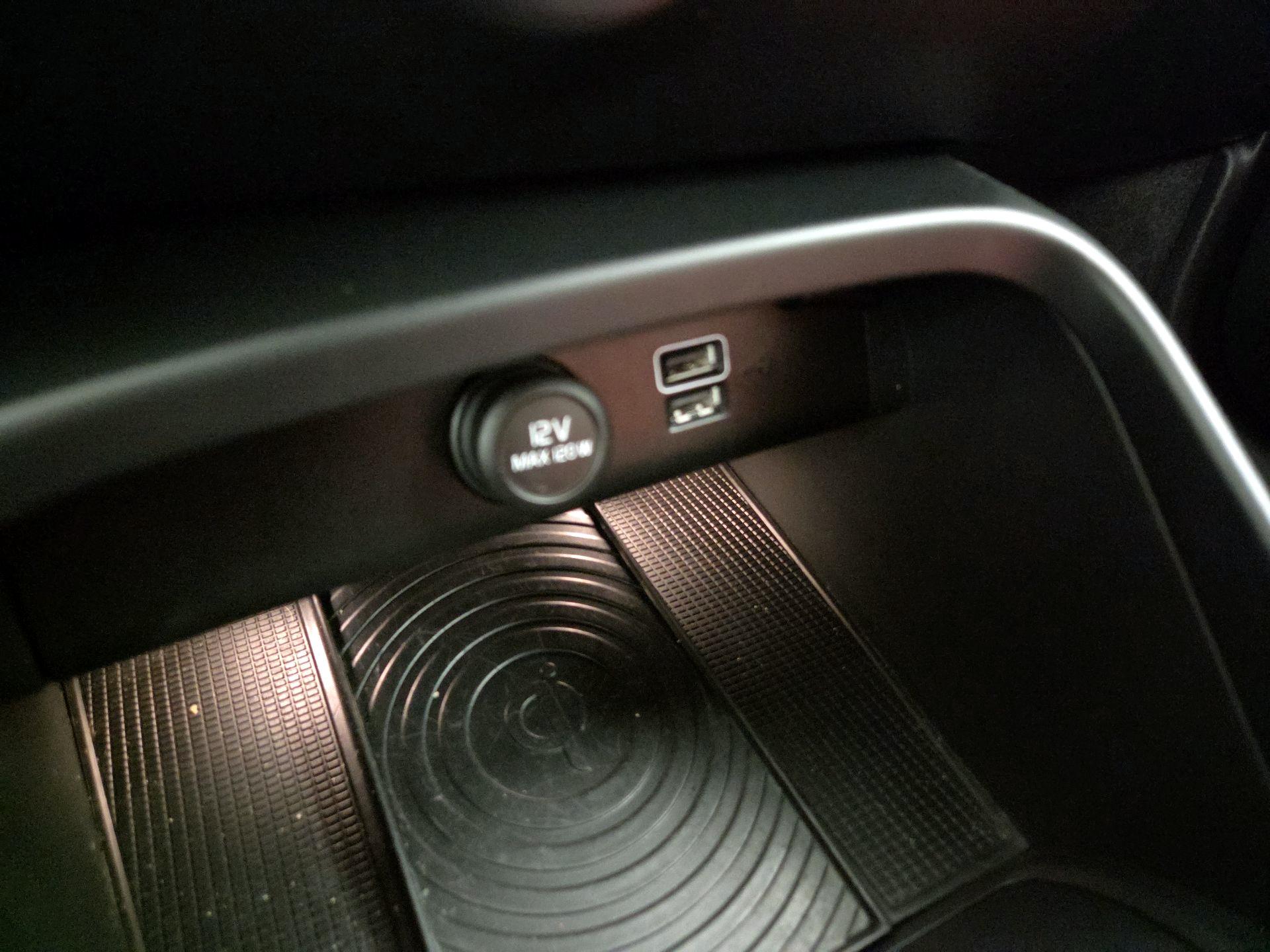 Thumbnail: 2019 Volvo XC40 - 19