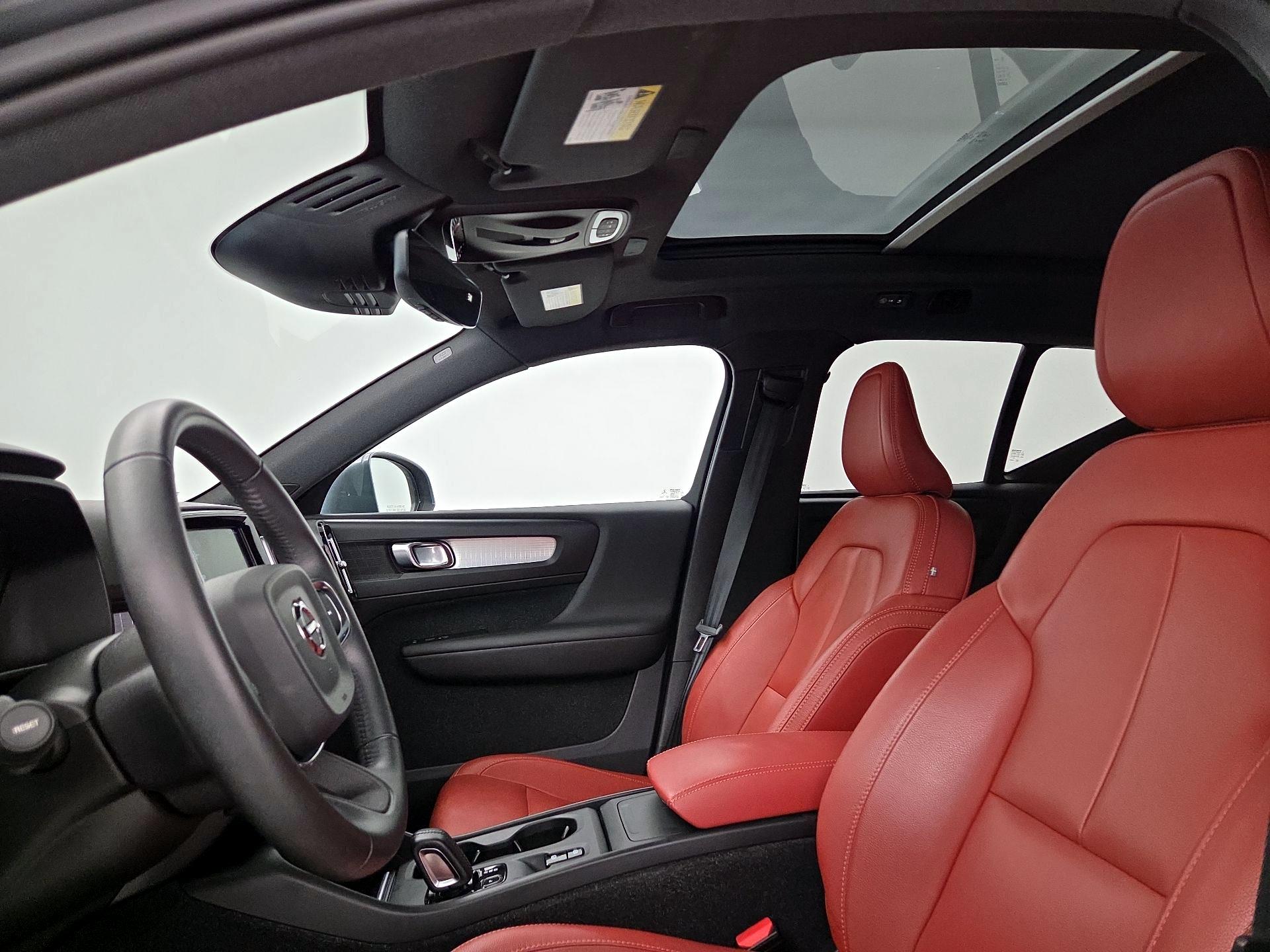 Thumbnail: 2019 Volvo XC40 - 20