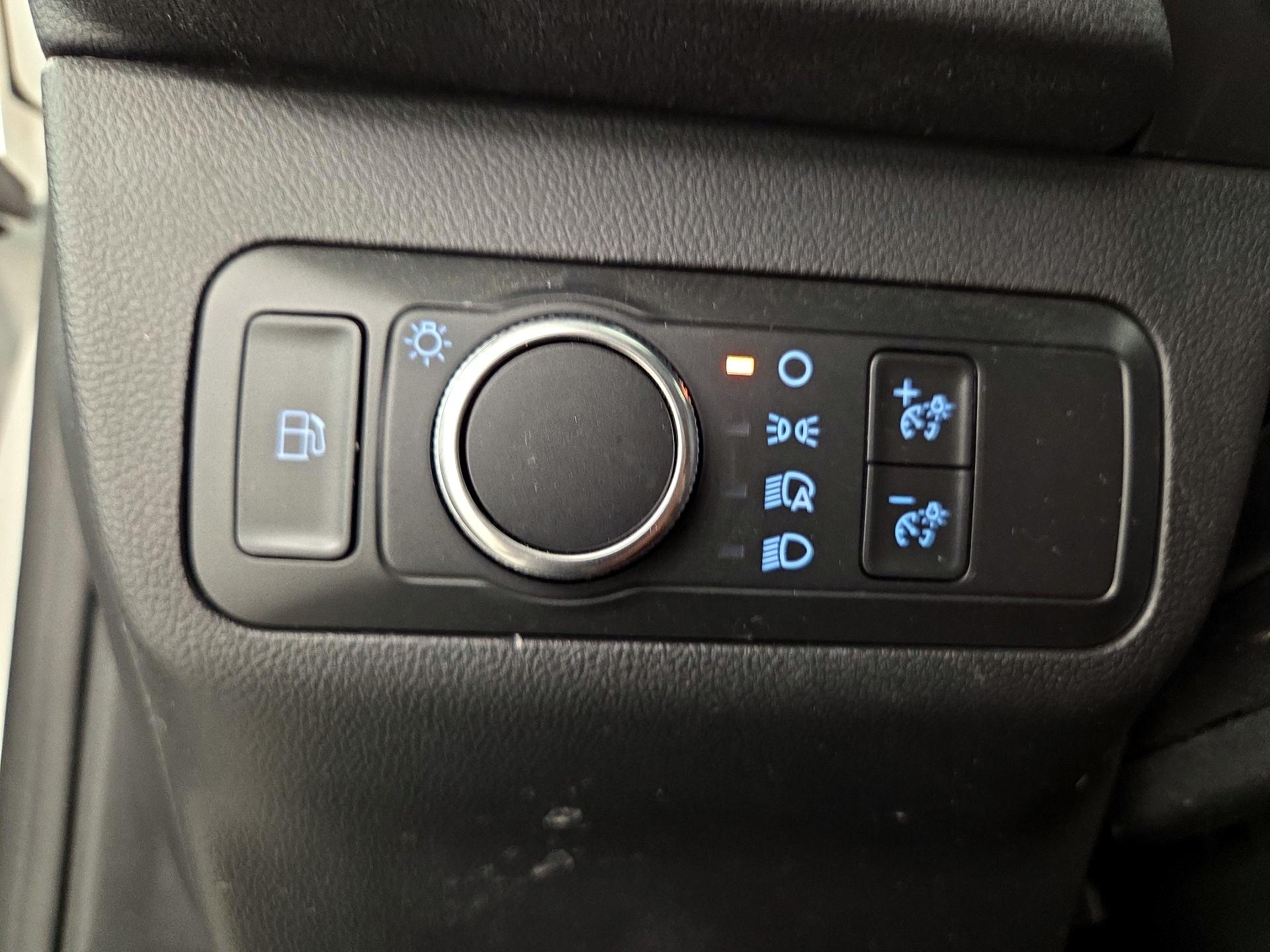 Thumbnail: 2022 Ford Escape - 13