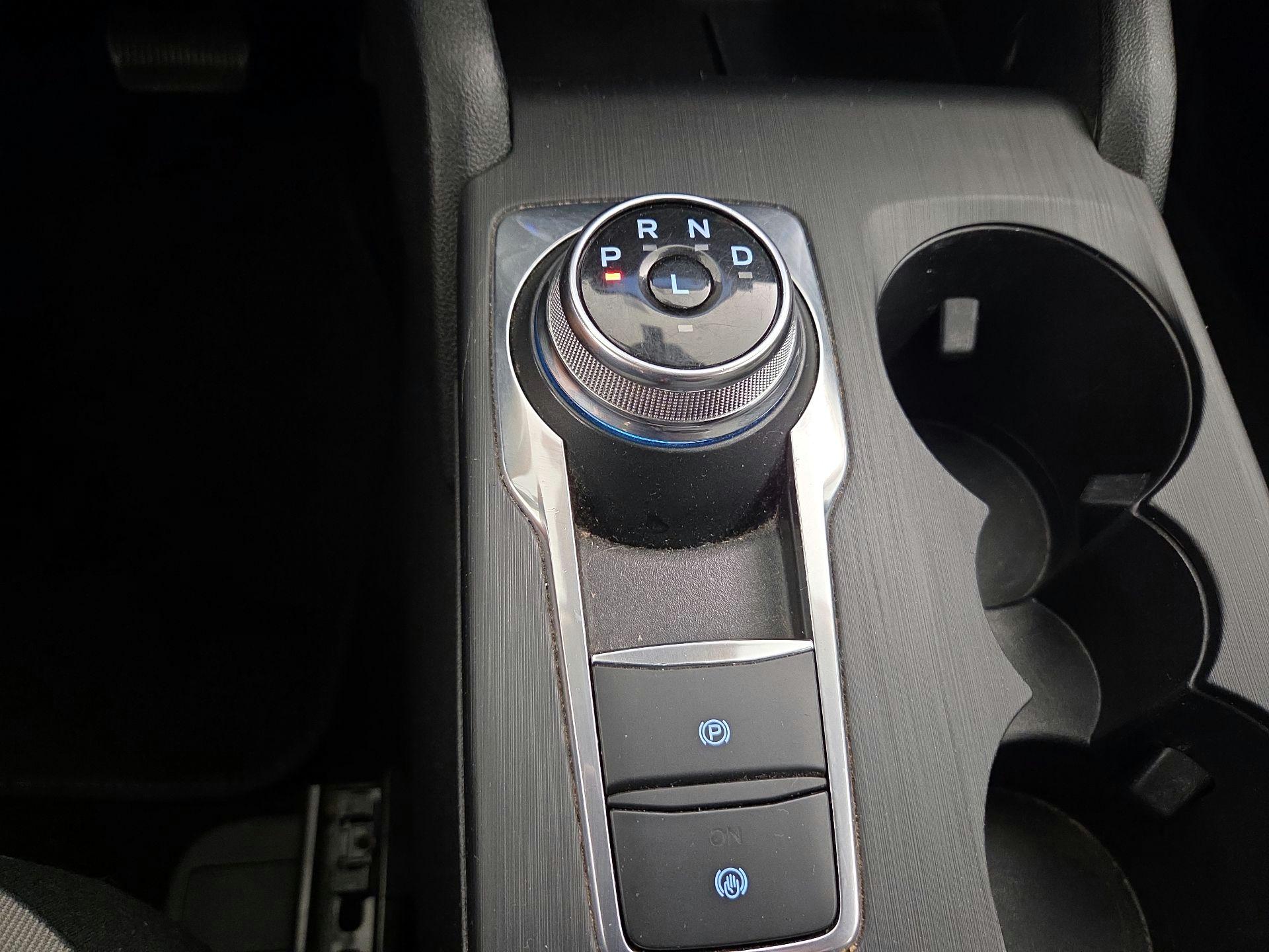 Thumbnail: 2022 Ford Escape - 17