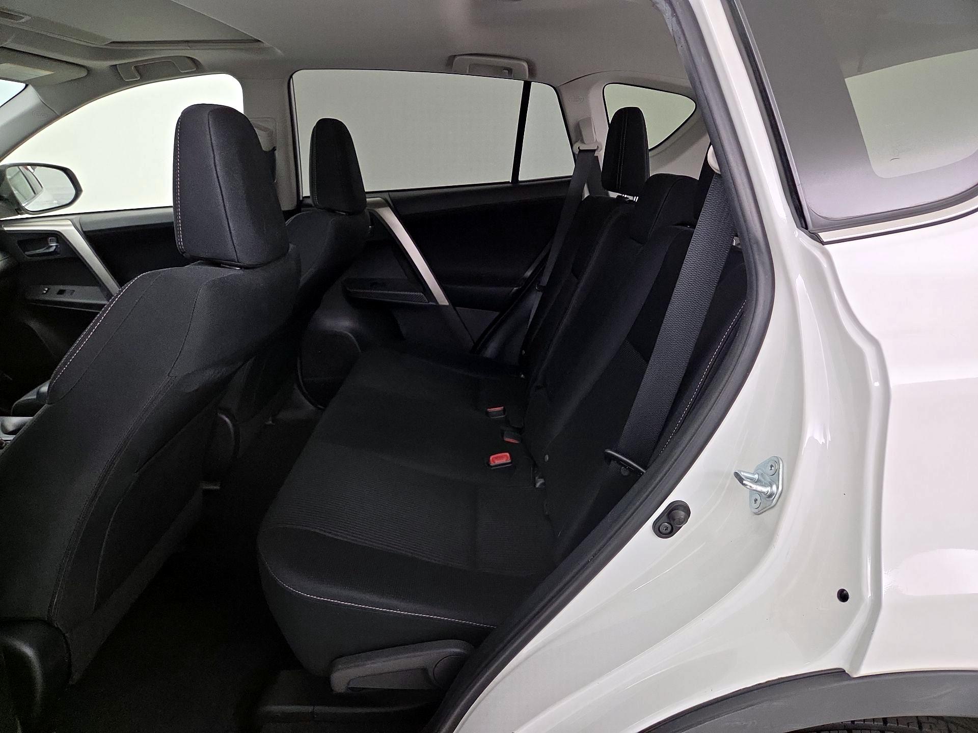 Thumbnail: 2015 Toyota RAV4 - 20