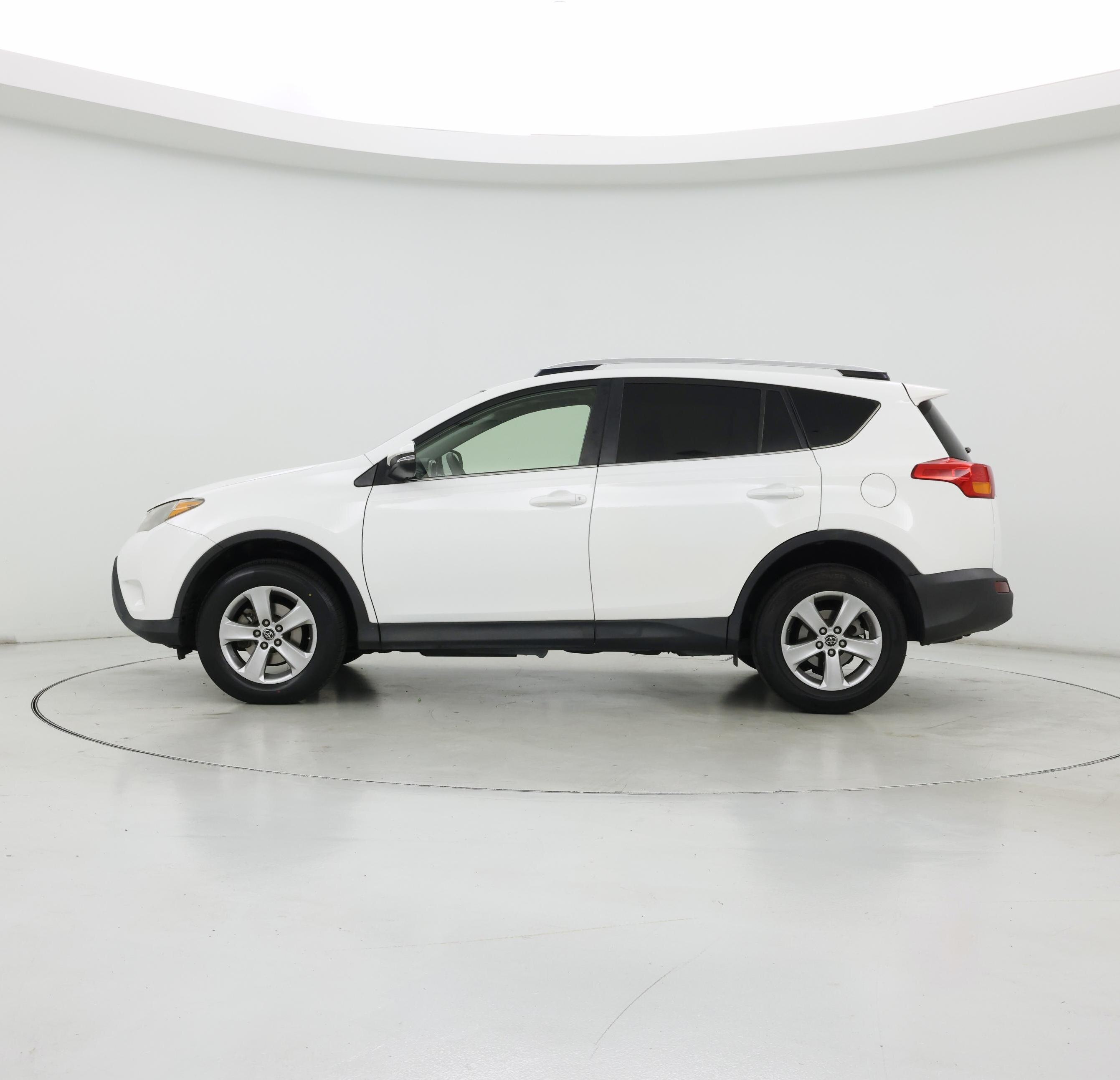 Thumbnail: 2015 Toyota RAV4 - 3