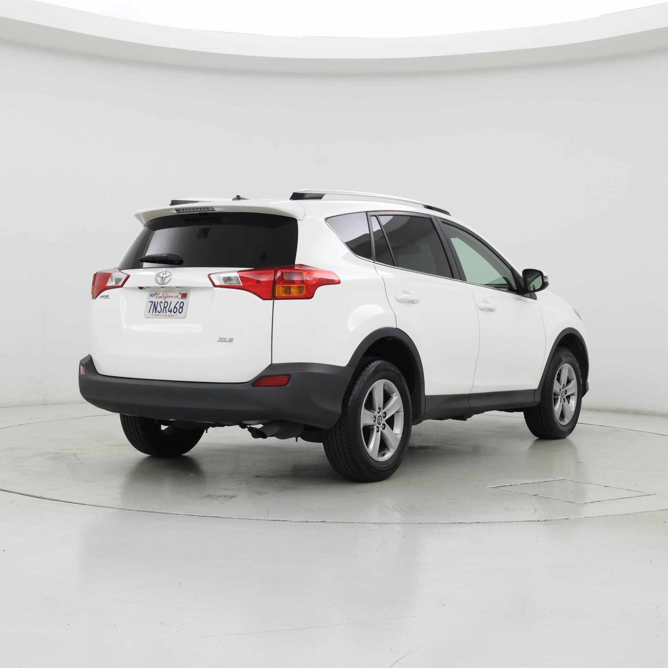 Thumbnail: 2015 Toyota RAV4 - 8