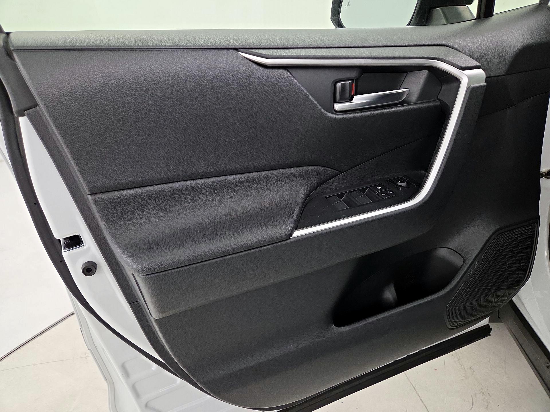 Thumbnail: 2023 Toyota RAV4 - 12