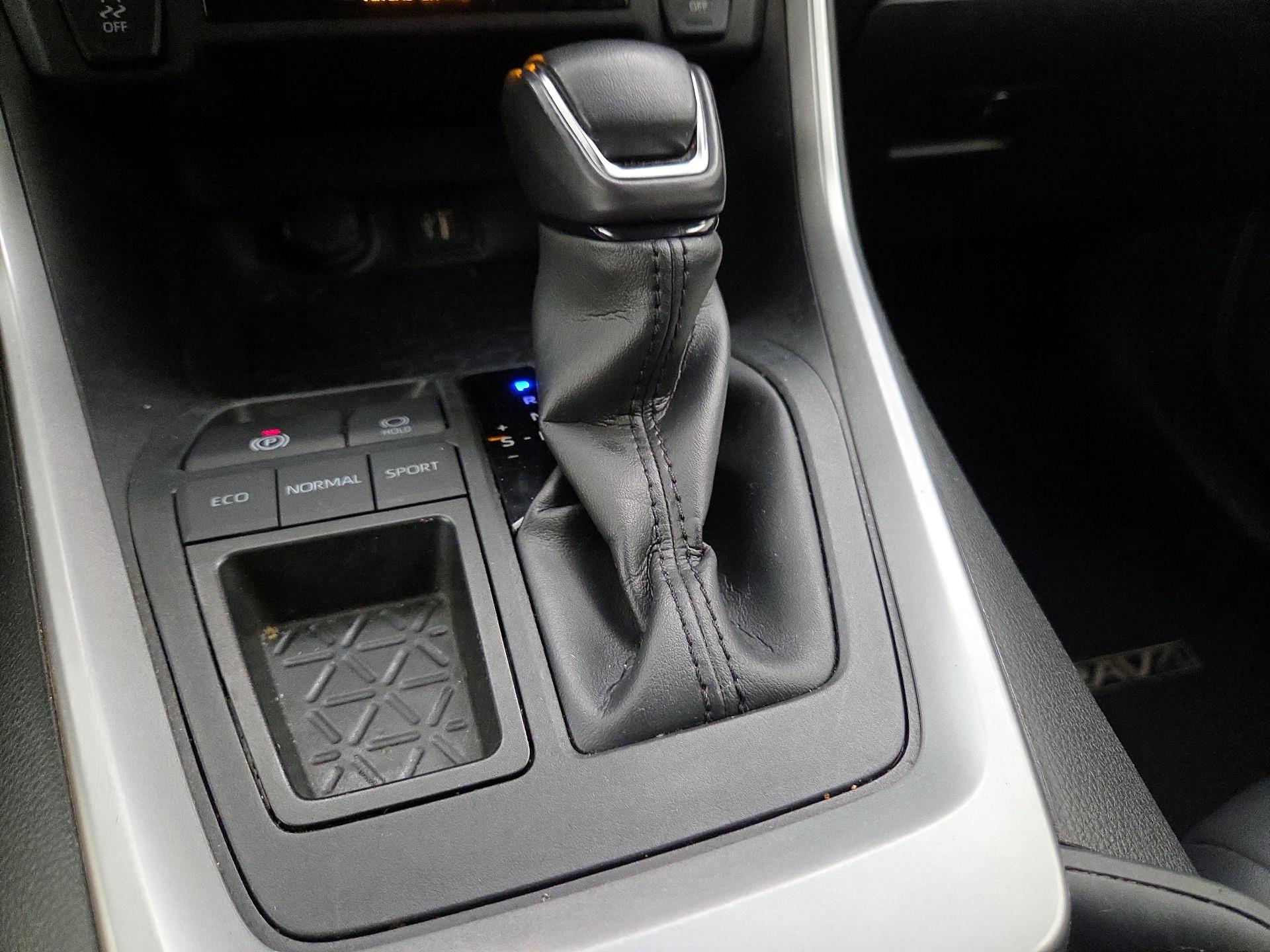 Thumbnail: 2023 Toyota RAV4 - 17