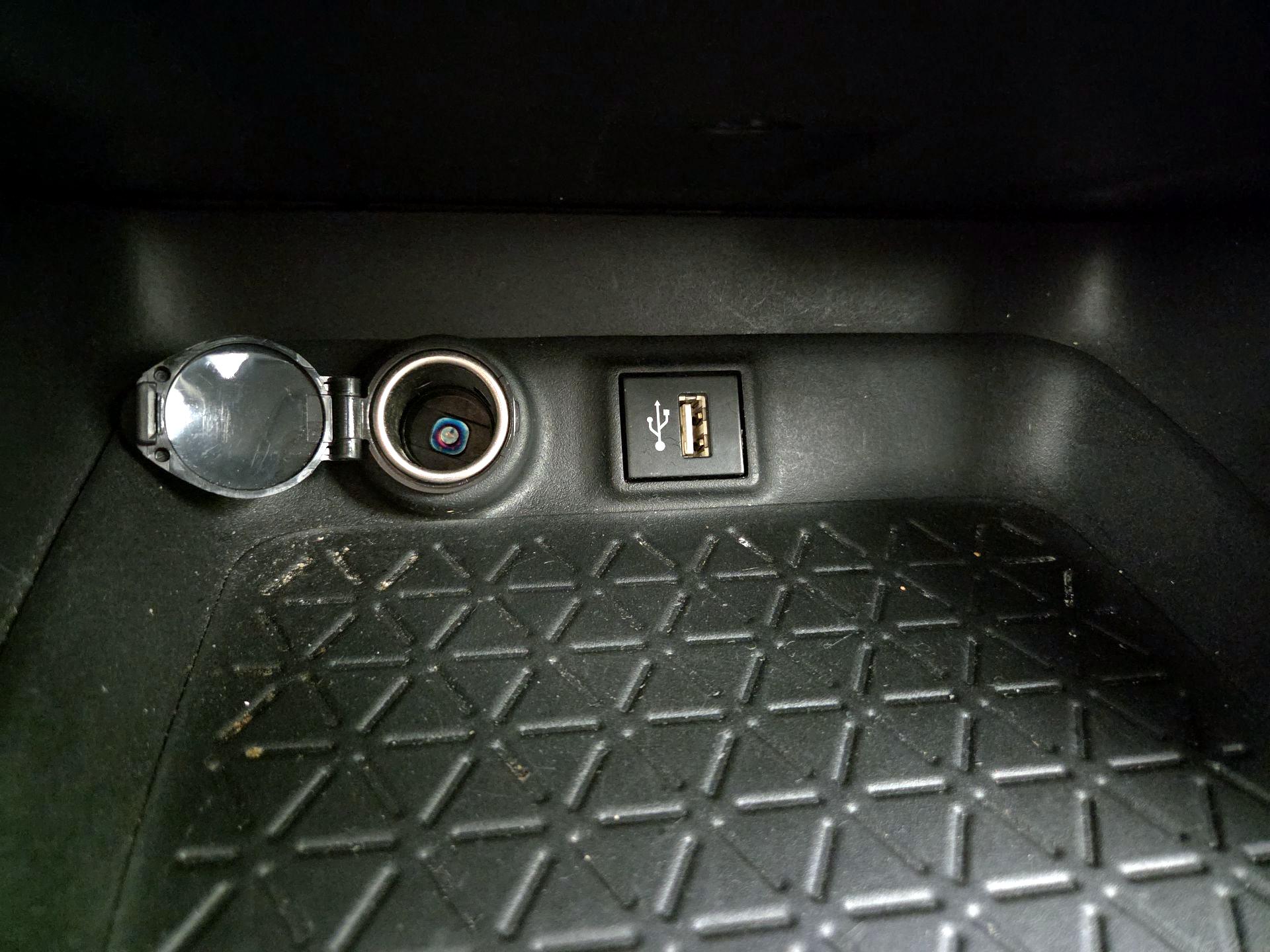 Thumbnail: 2023 Toyota RAV4 - 18