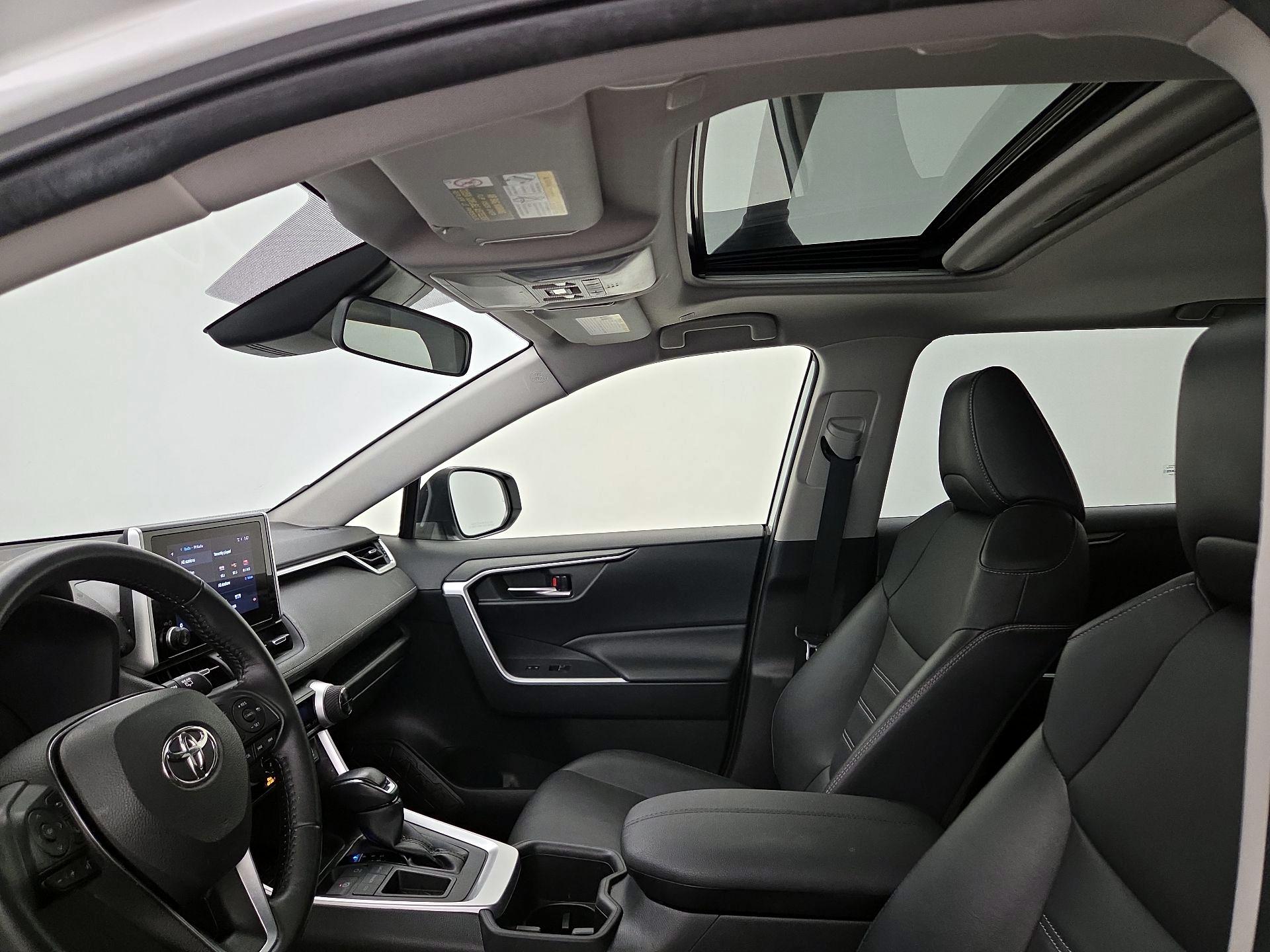 Thumbnail: 2023 Toyota RAV4 - 19