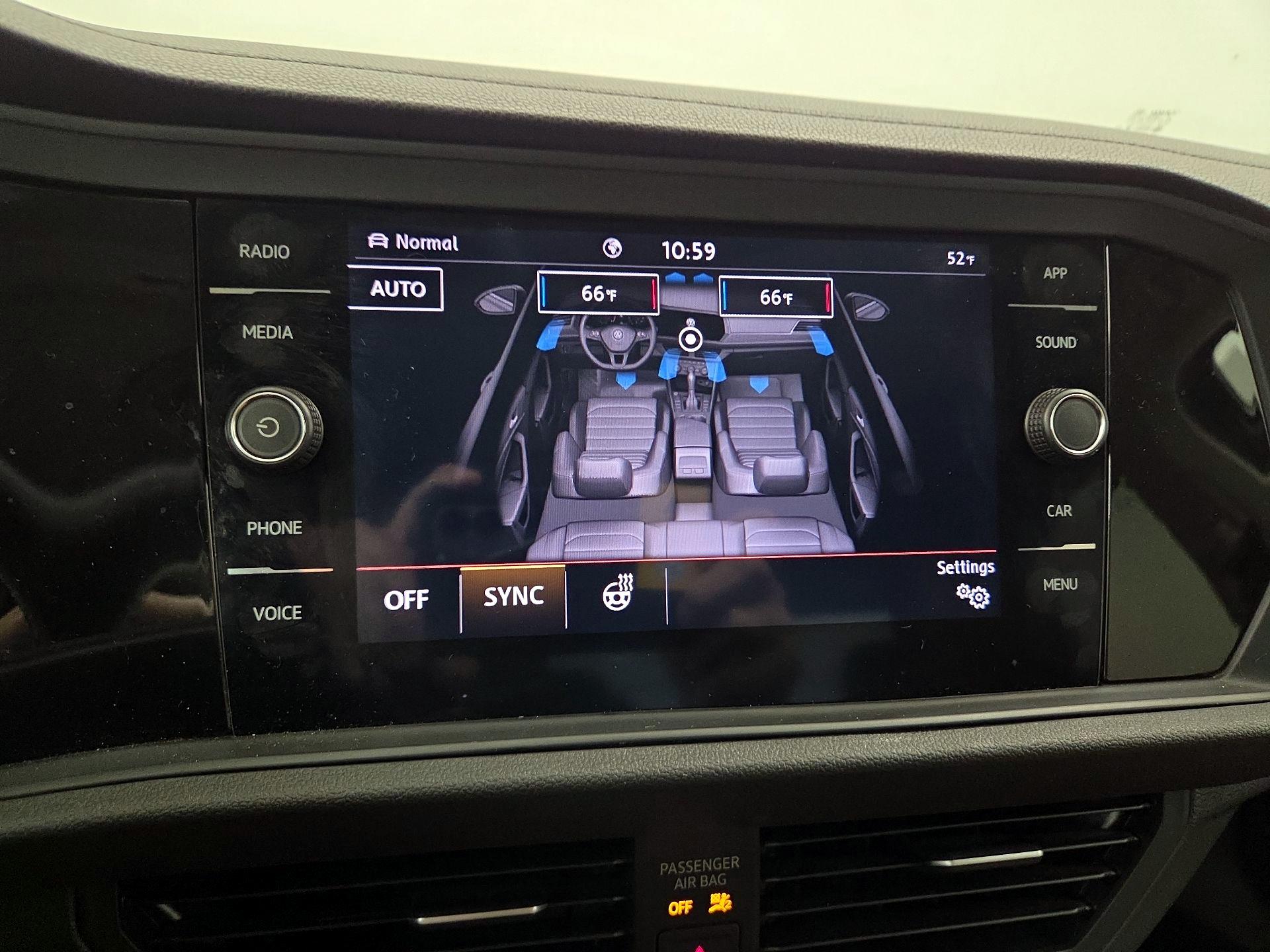 Thumbnail: 2020 Volkswagen Jetta - 16