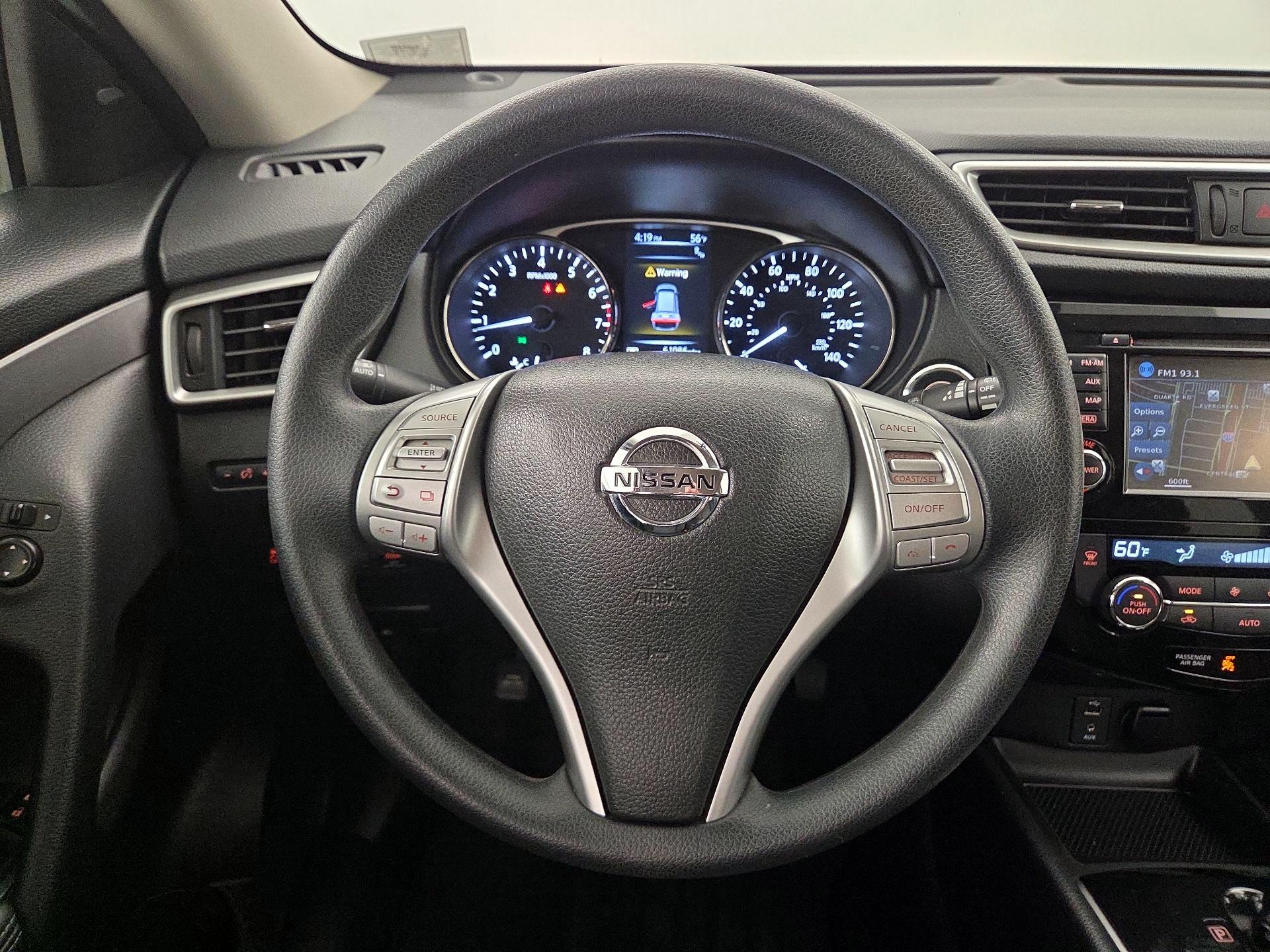 Thumbnail: 2016 Nissan Rogue - 10