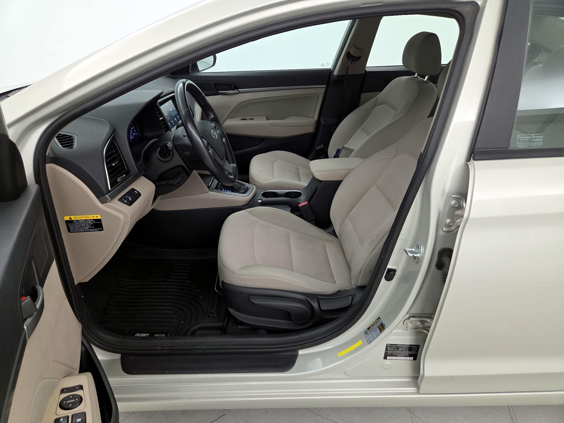 Thumbnail: 2017 Hyundai Elantra - 11