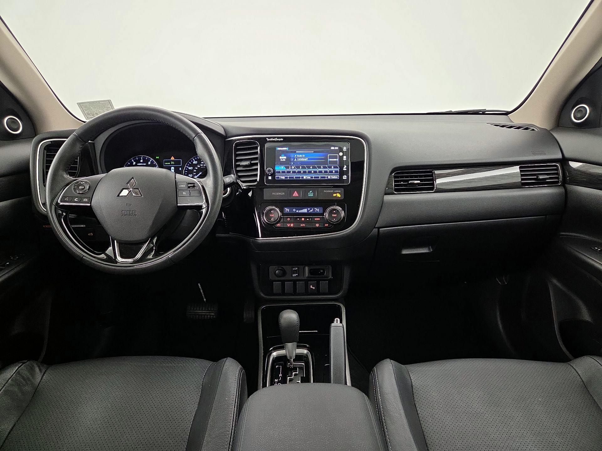 Thumbnail: 2017 Mitsubishi Outlander - 9